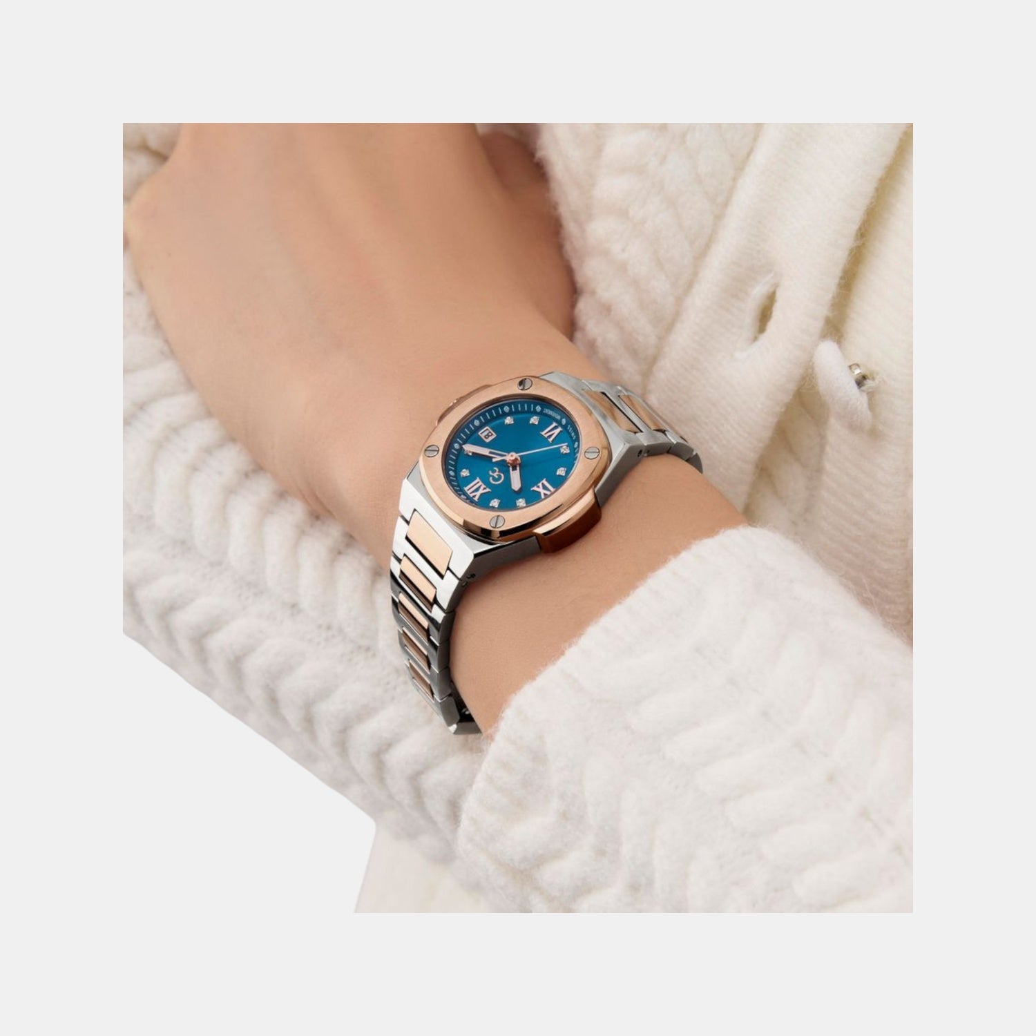 Gc Coussin Shape Mini Women Quartz Blue Dial Analog Stainless Steel Watch Z12011L7 - view 2