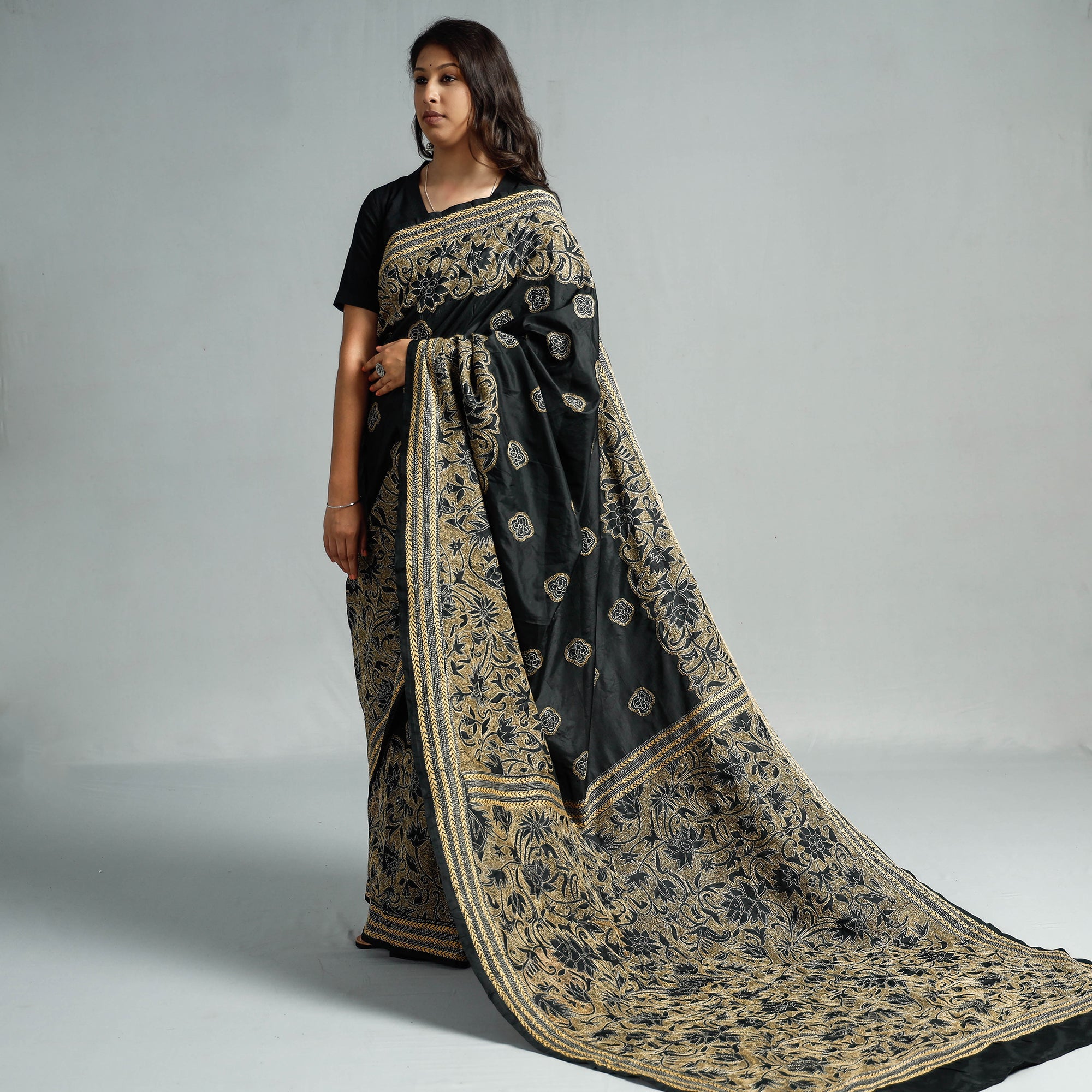 KHUSHBASH - HAPPY LOOM OF EAST Black - Bengal Kantha Embroidery Bangalore Silk Handloom Saree