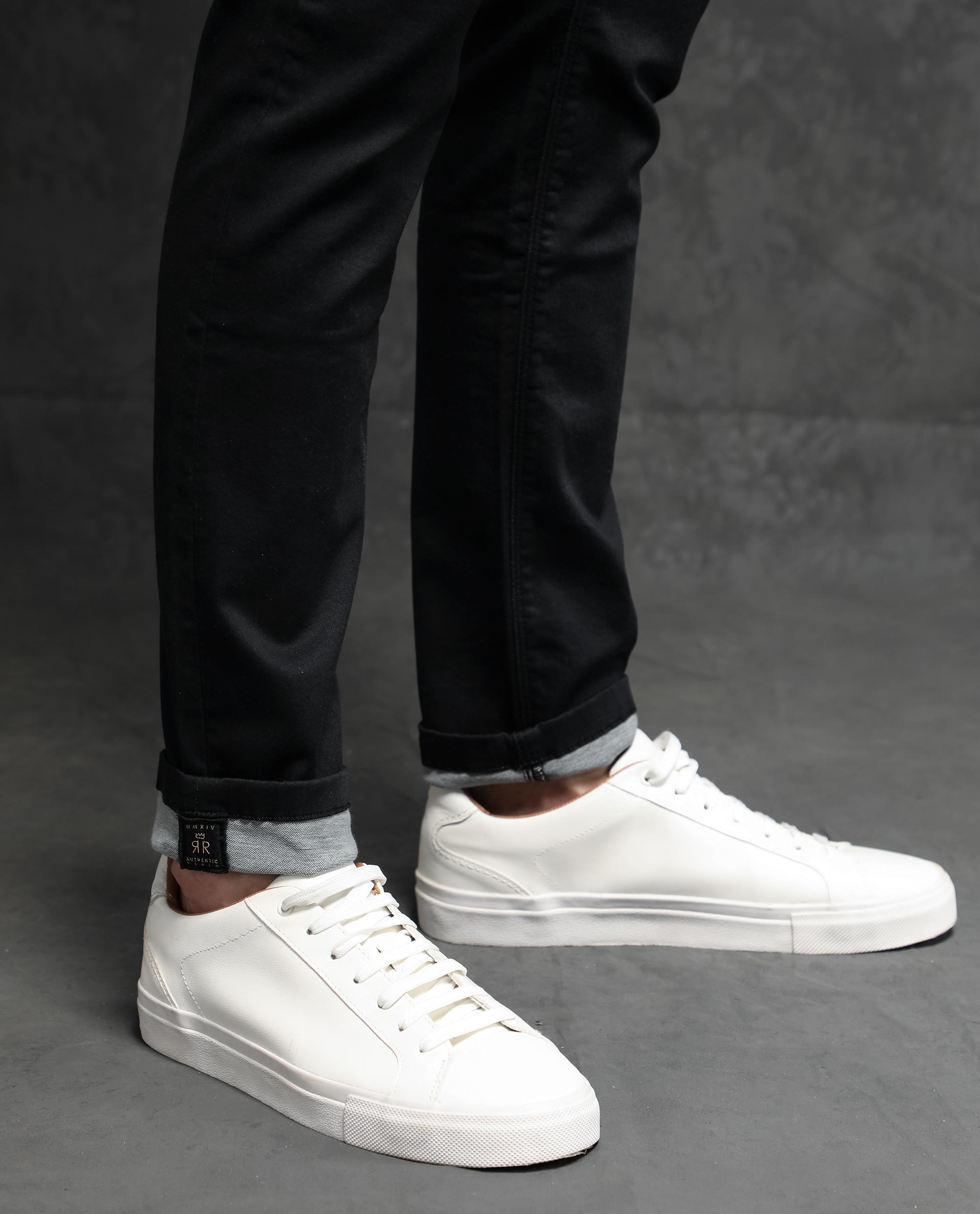 Rare Rabbit Men's Satinx Black Rinse Wash Mid-Rise Slim Fit Jeans - view 2