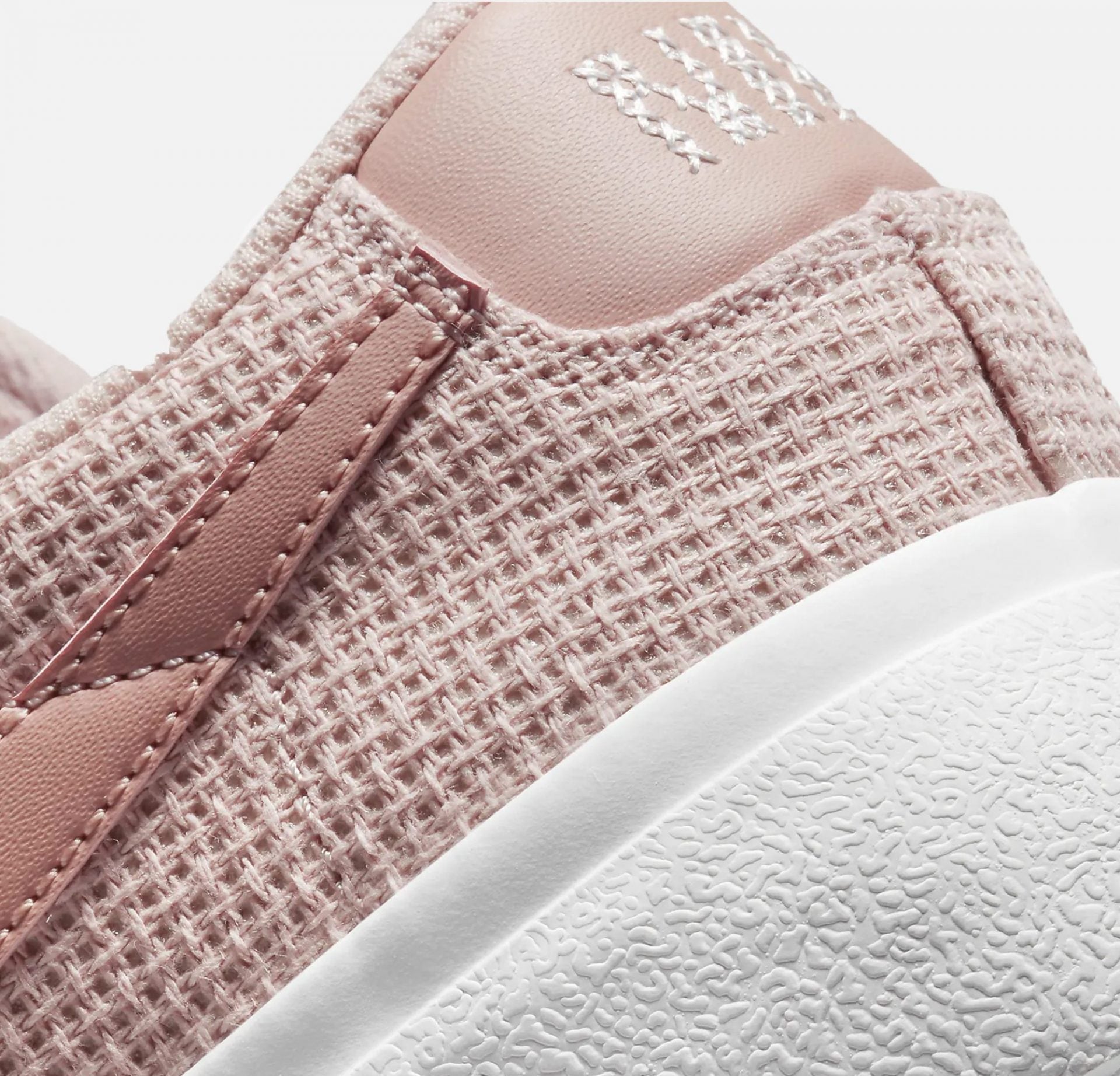 Nike | BLAZER LOW PLATFORM { PINK OXFORD / SUMMIT WHITE - view 4