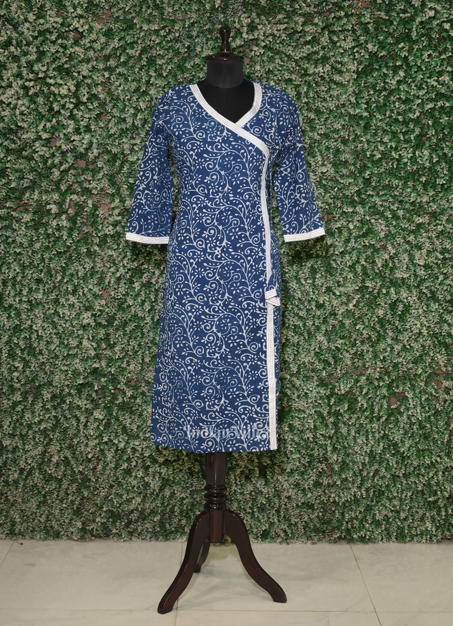 IndianVillèz Navy Blue Block Printed Cotton Kurti for Women