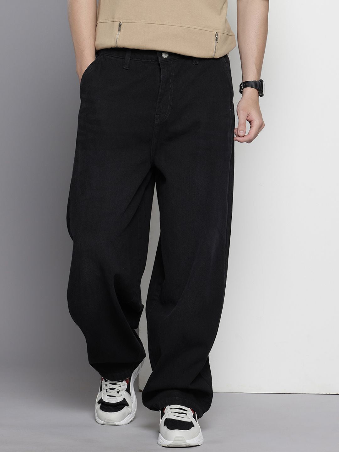 The Indian Garage Co Men's Black Relaxed Fit Solid Jeans