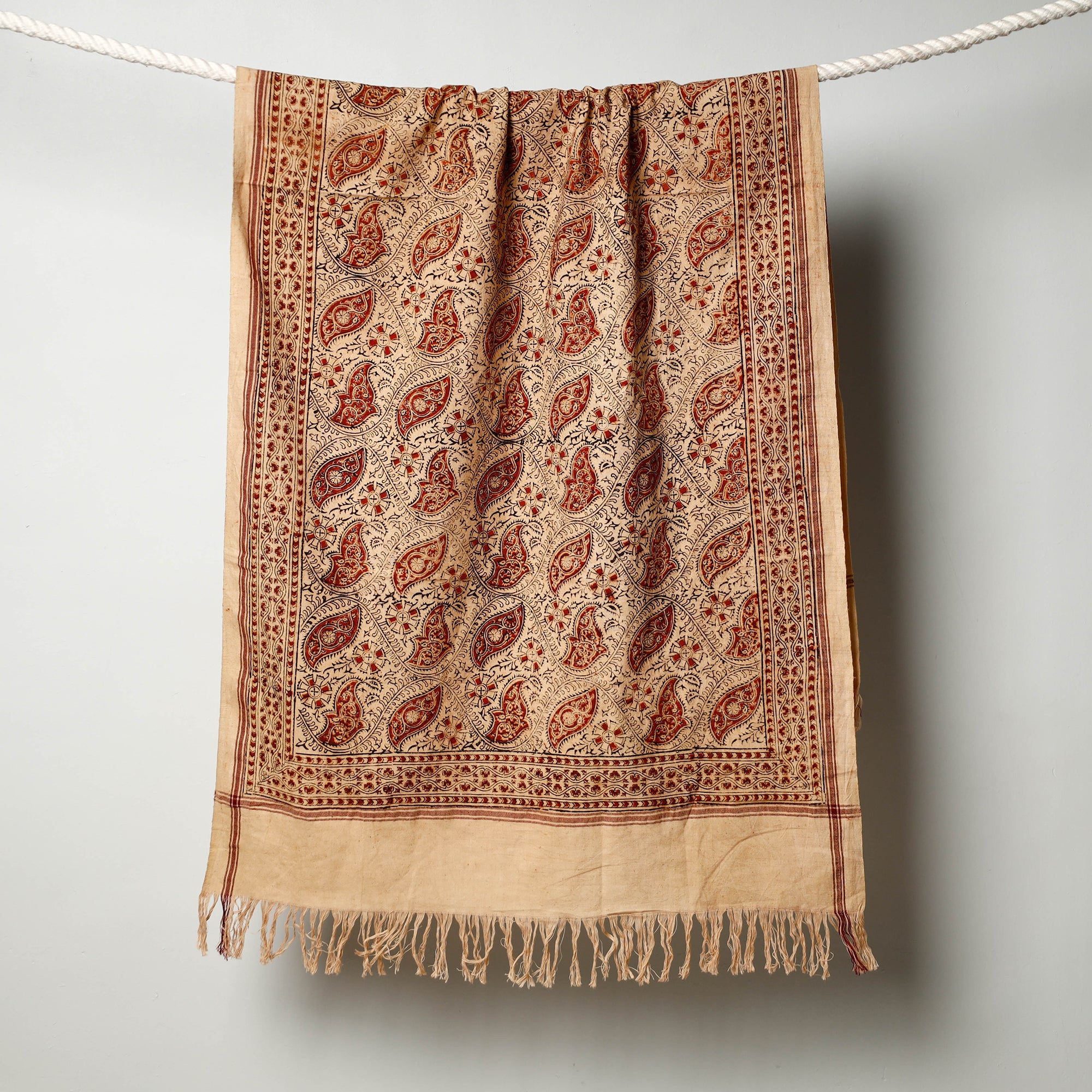 PITCHUKA SRINIVAS KALAMKARI PEDANA Beige - Pedana Kalamkari Block Printed Handloom Cotton Towel - view 2