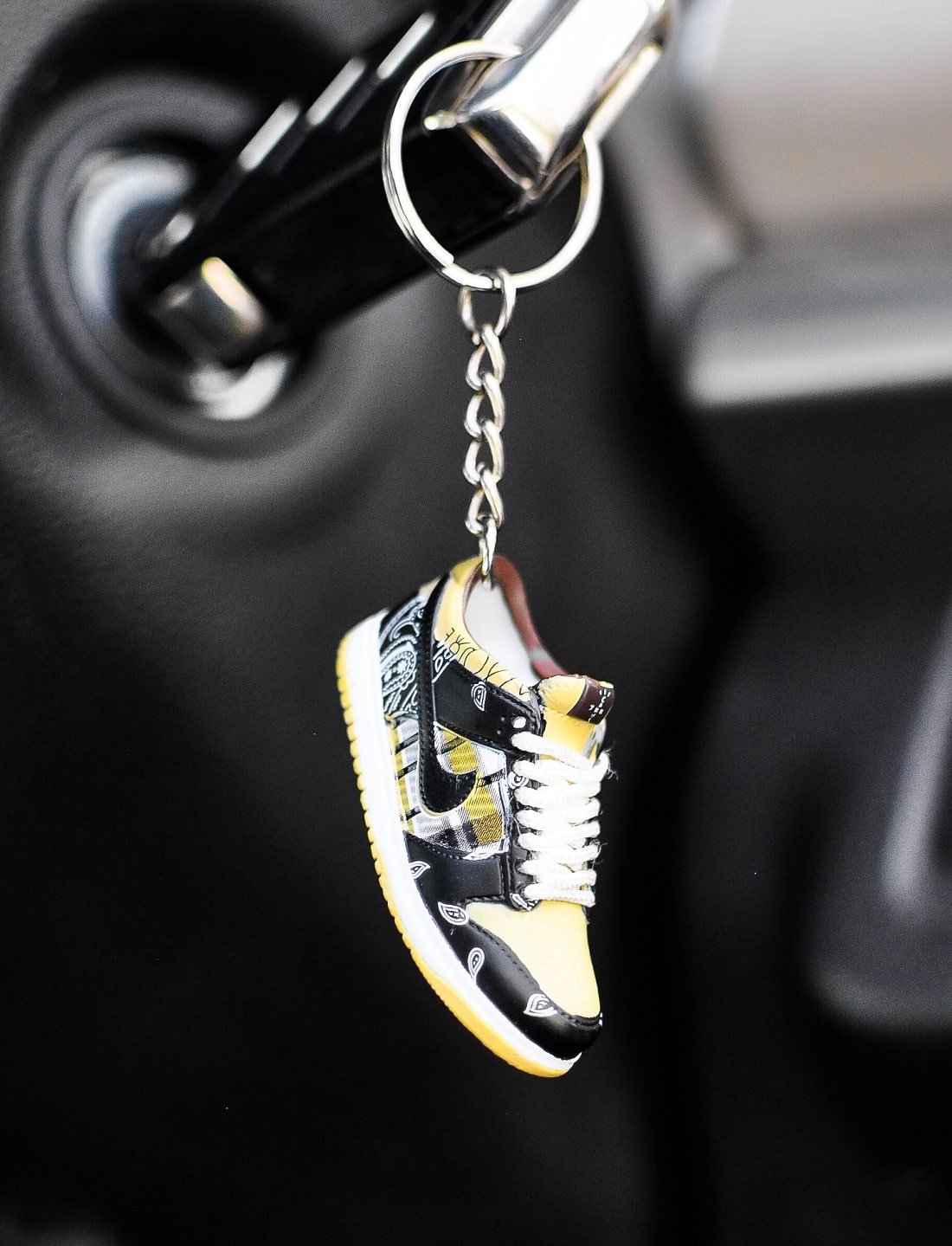 Kicks Machine 3D Sneaker Keychain SB Dunk Travis