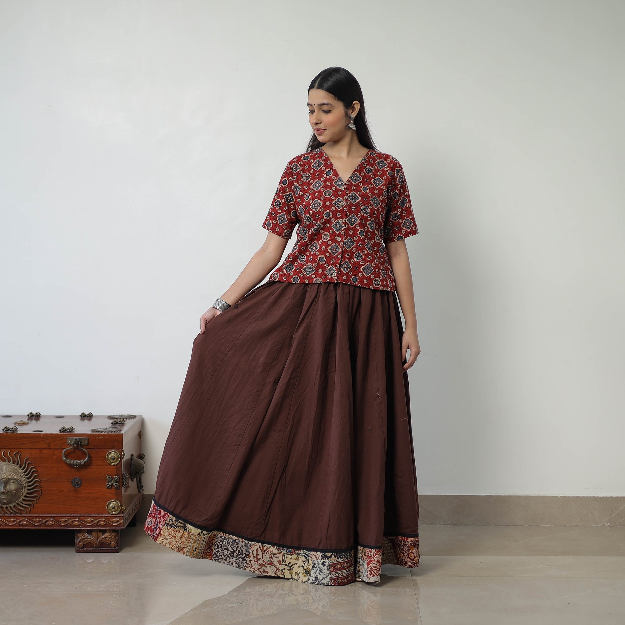 NOORI BAZAR 24 Kali Plain Cotton Skirt with Patchwork Border 04 - view 2