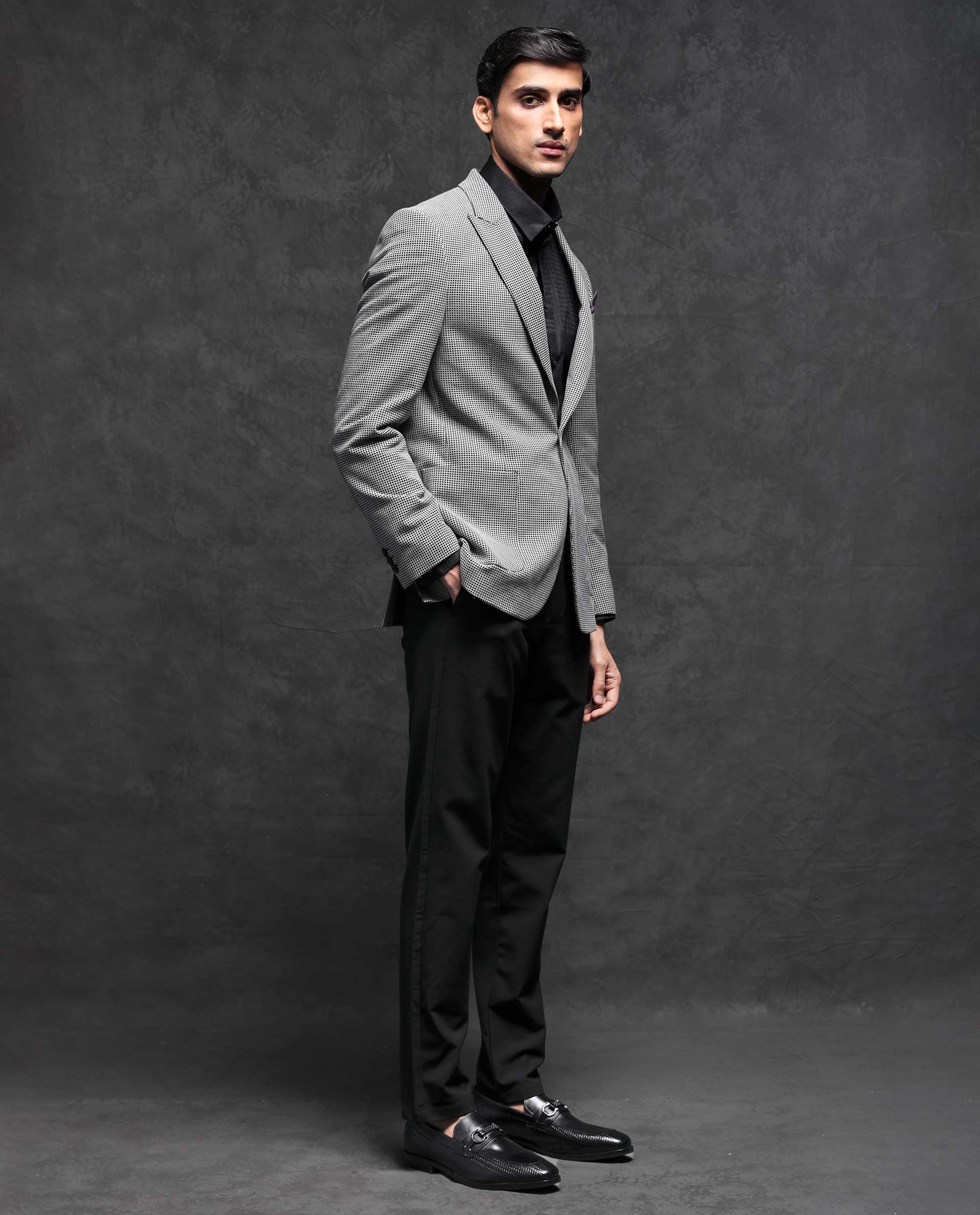 Rare Rabbit Men's Bellion Black Polyester Viscose Fabric Peak Lapel Single Breasted Tailored Fit Houndstooth Blazer - view 9