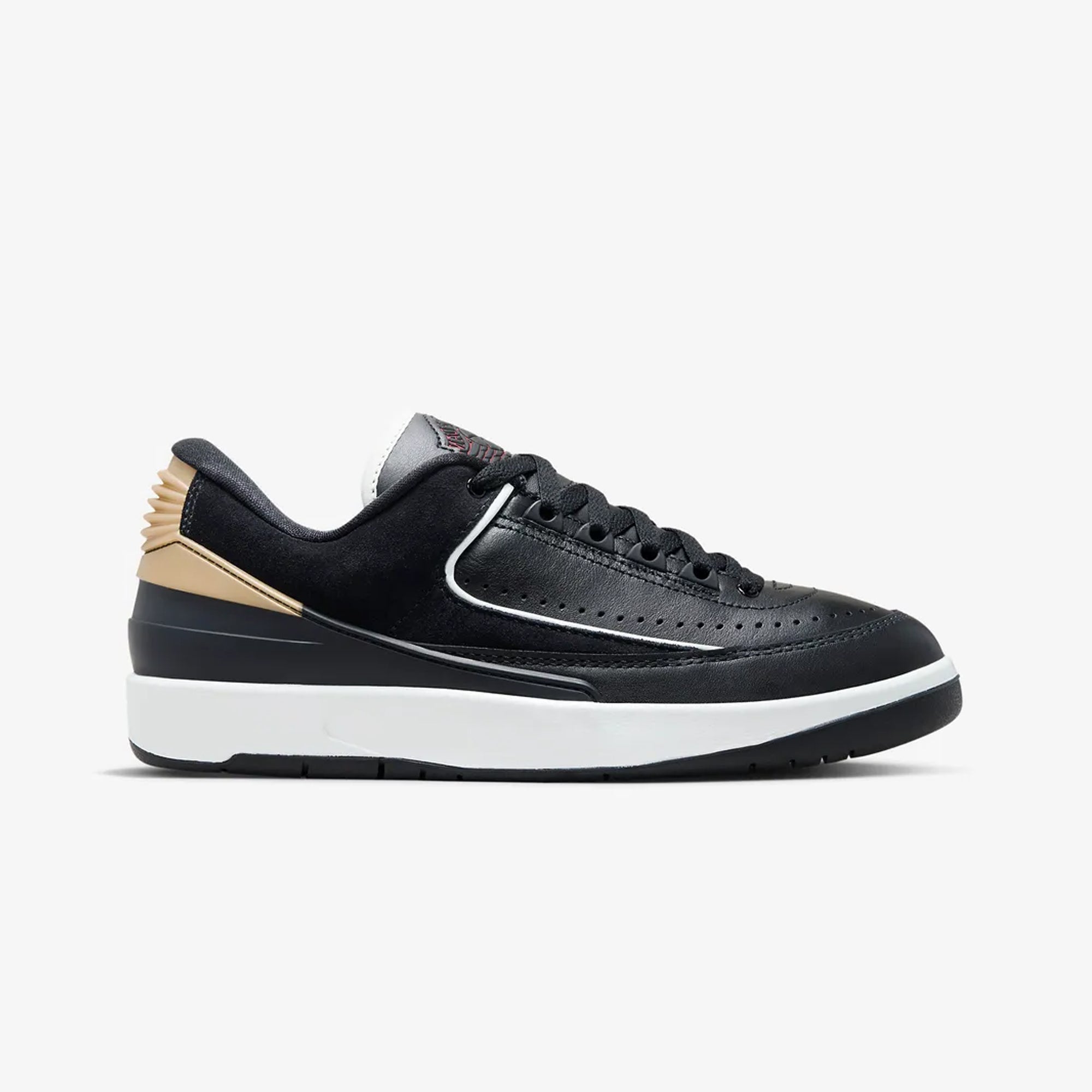 Jordan | AIR JORDAN 2 RETRO LOW { BLACK/VARSITY RED