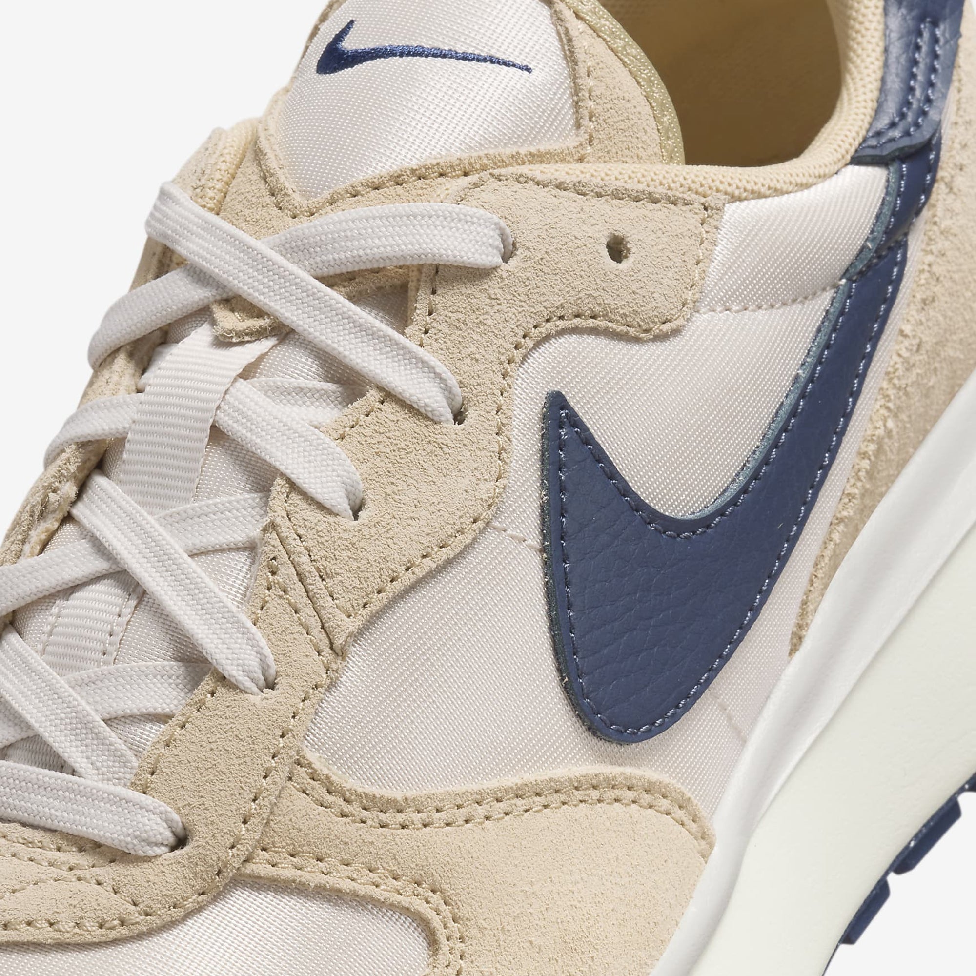 Nike | PHOENIX WAFFLE { LT OREWOOD BRN/MIDNIGHT NAVY-TEAM GOLD - view 3