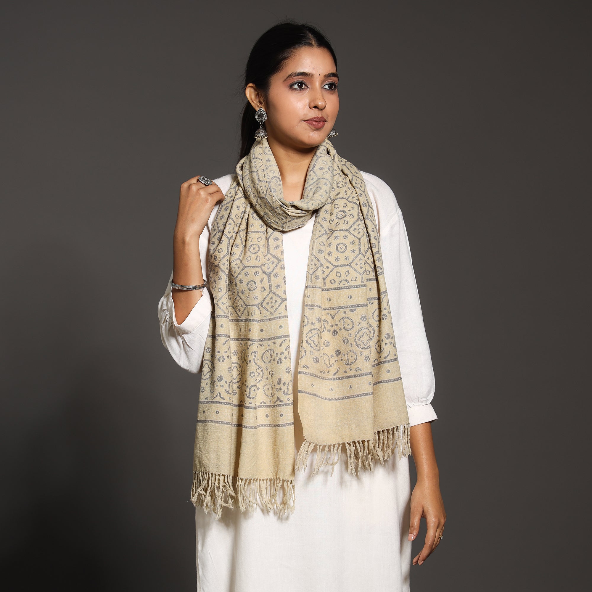 VANKAR BHIMJI KANJI Beige - Kutch Handwoven Block Print Wool Ajrakh Stole