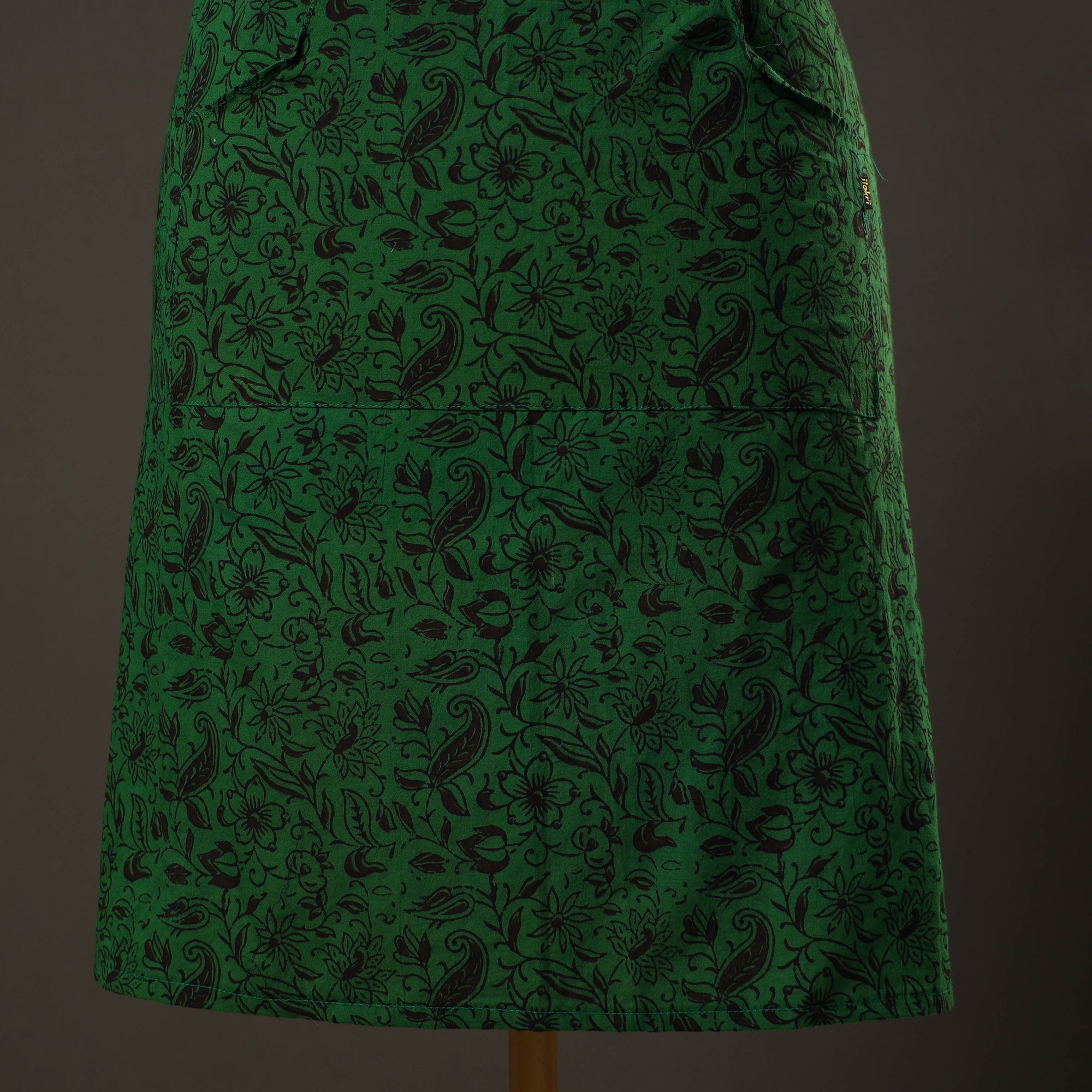 ITOKRI CRAFTS INITIATIVE Bagh Block Printed Cotton Apron with Pocket 22 - view 3