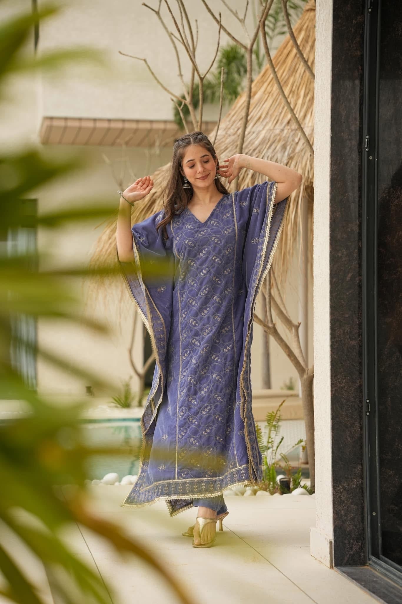 Idaho-o Flamingo chic velvet kaftan - view 4