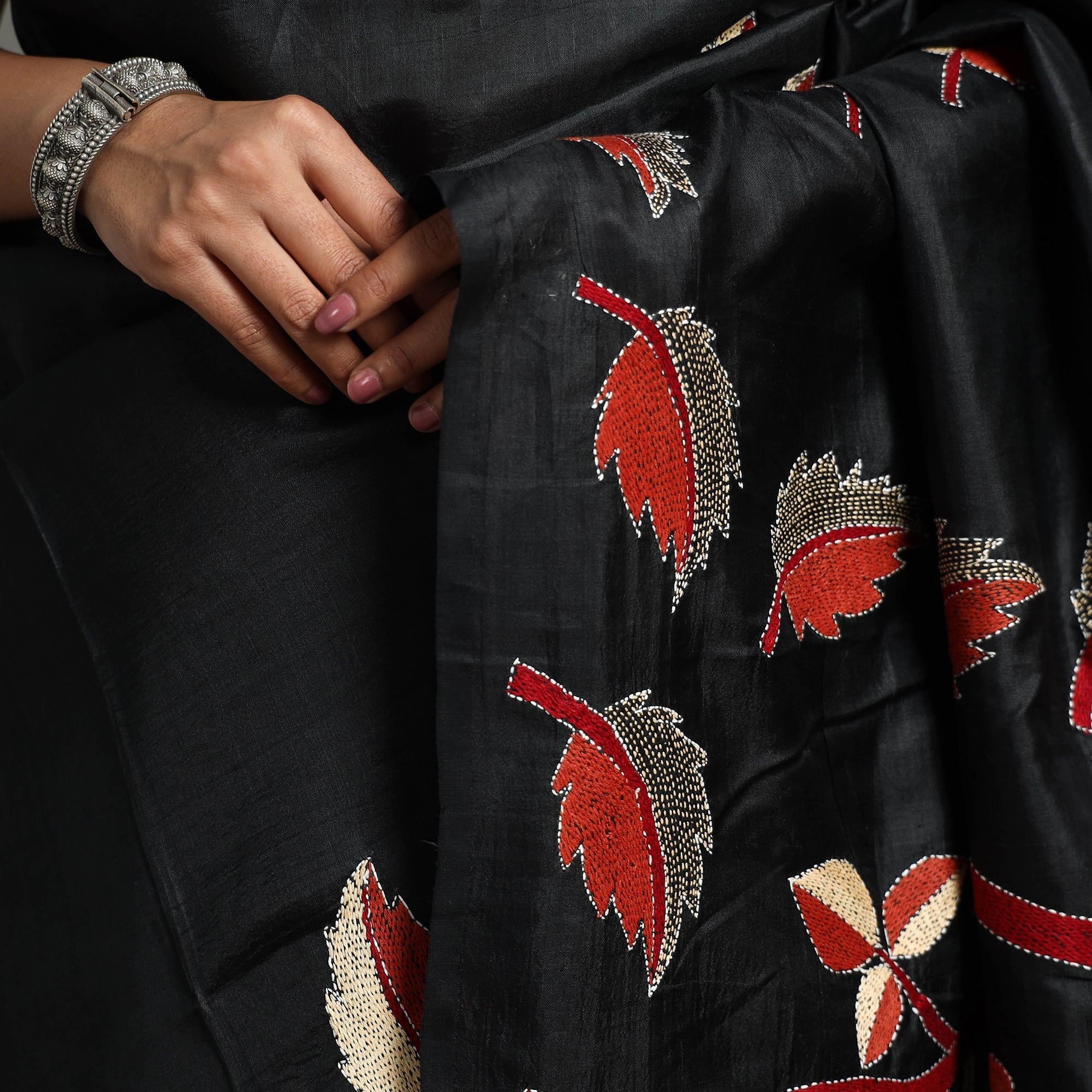 KHUSHBASH - HAPPY LOOM OF EAST Black - Bengal Kantha Embroidery Handloom Banarasi Silk Saree - view 4