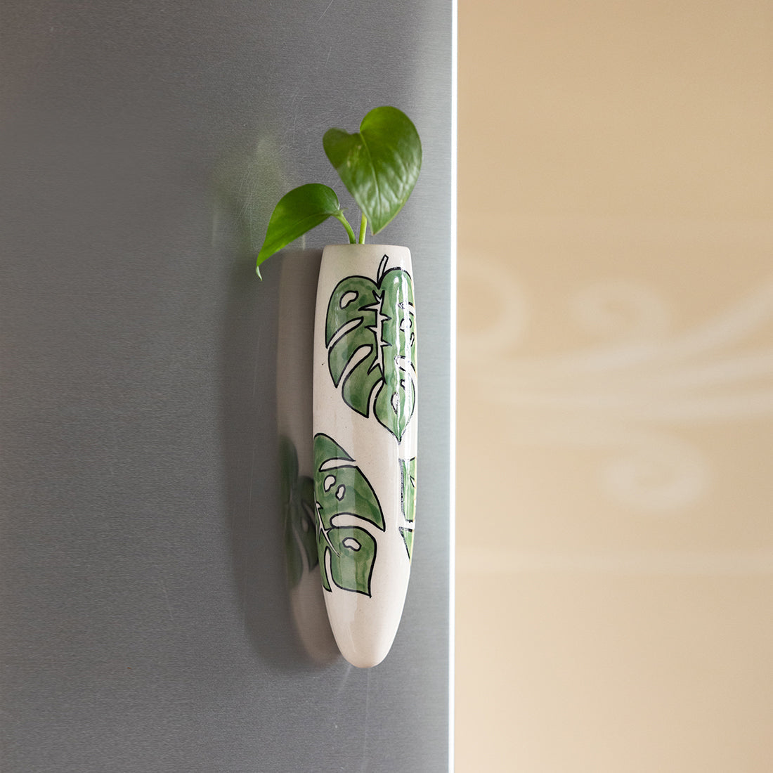 EXCLUSIVELANE 'Lush Life' Magnetic Fridge Planter In Ceramic