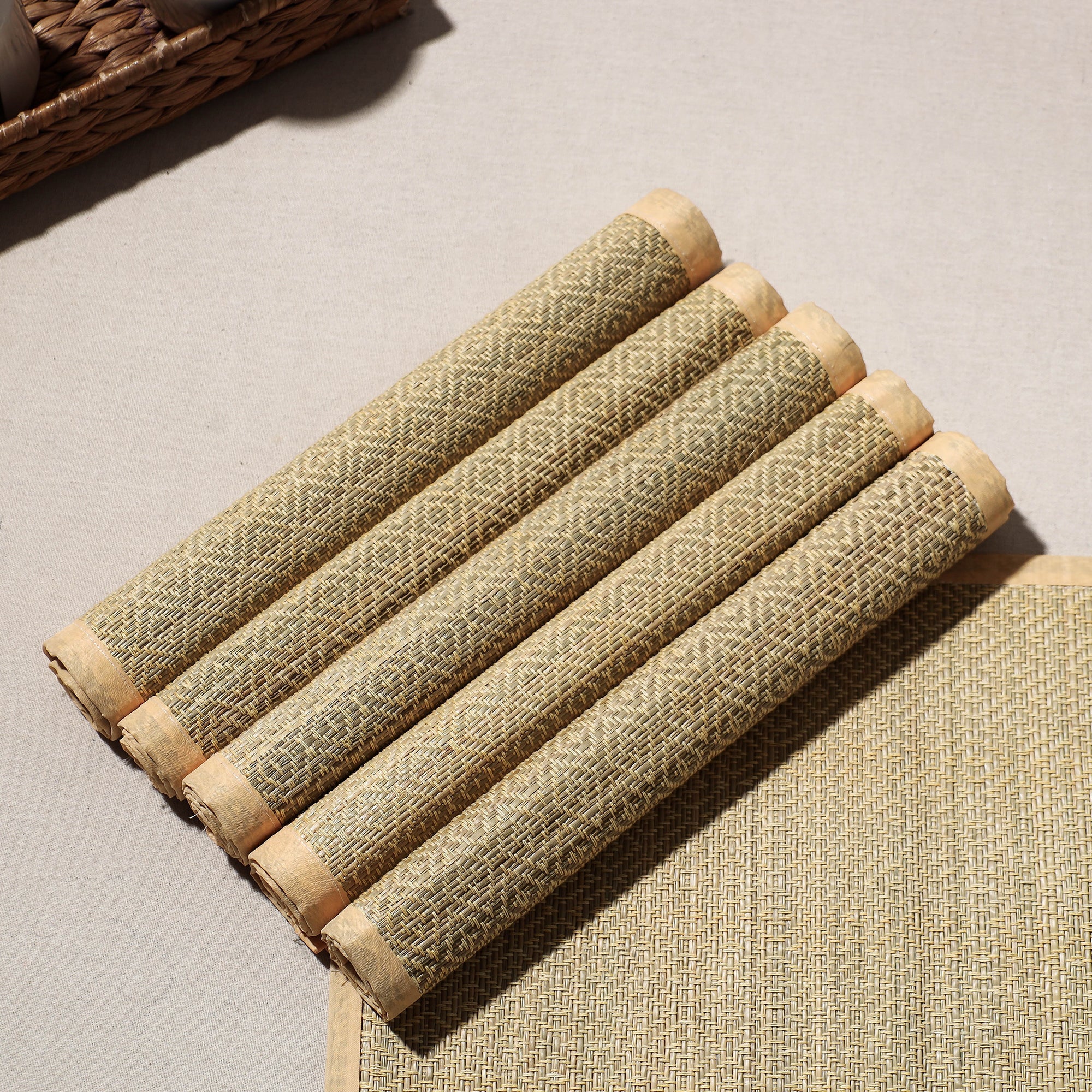 ITOKRI CRAFTS INITIATIVE Beige - Madur Grass Handwoven Table Mats of Midnapore (Set of 6) 09 - view 3