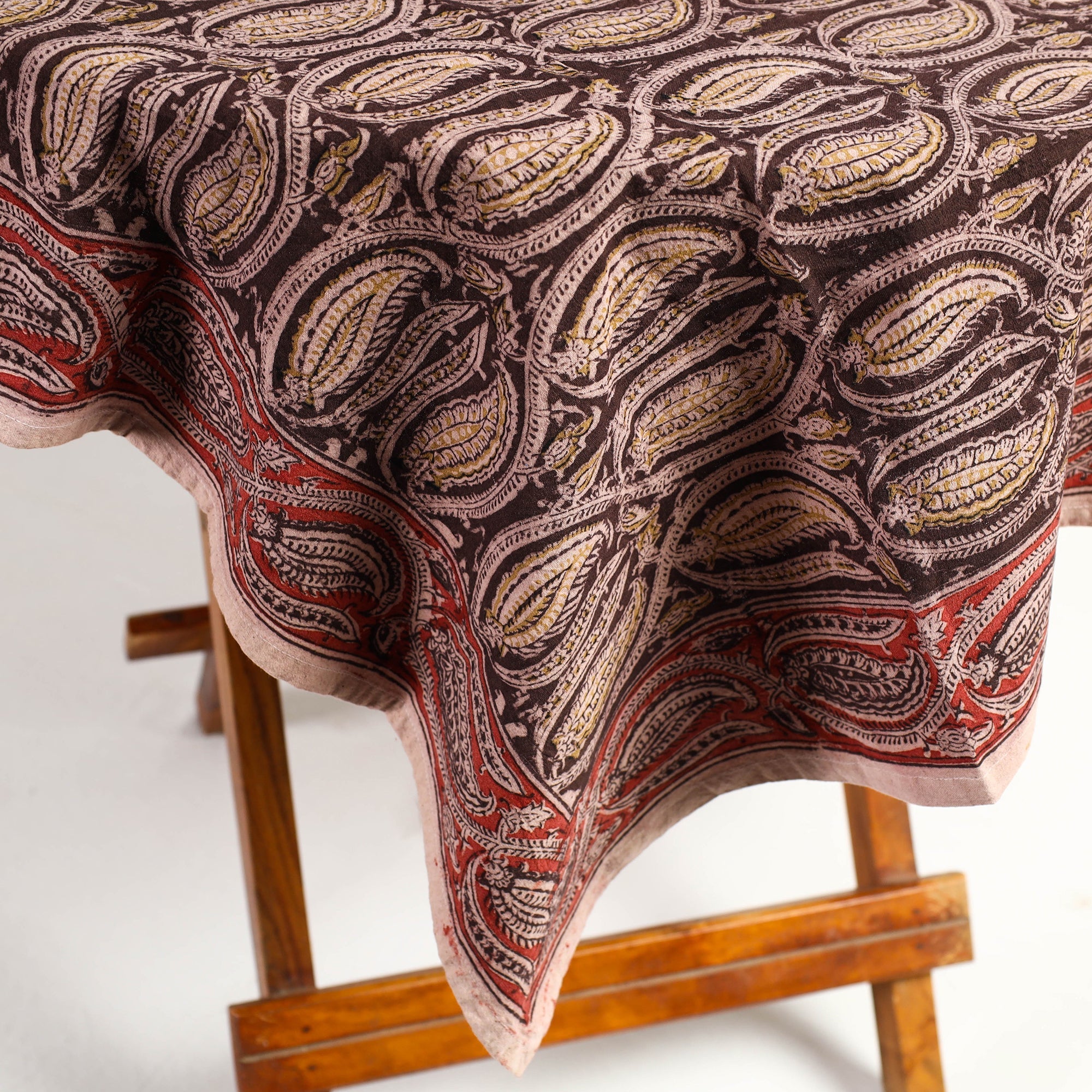 PITCHUKA SRINIVAS KALAMKARI PEDANA Brown - Original Pedana Kalamkari Block Printed Cotton Table Cover (46 x 43 in) - view 2