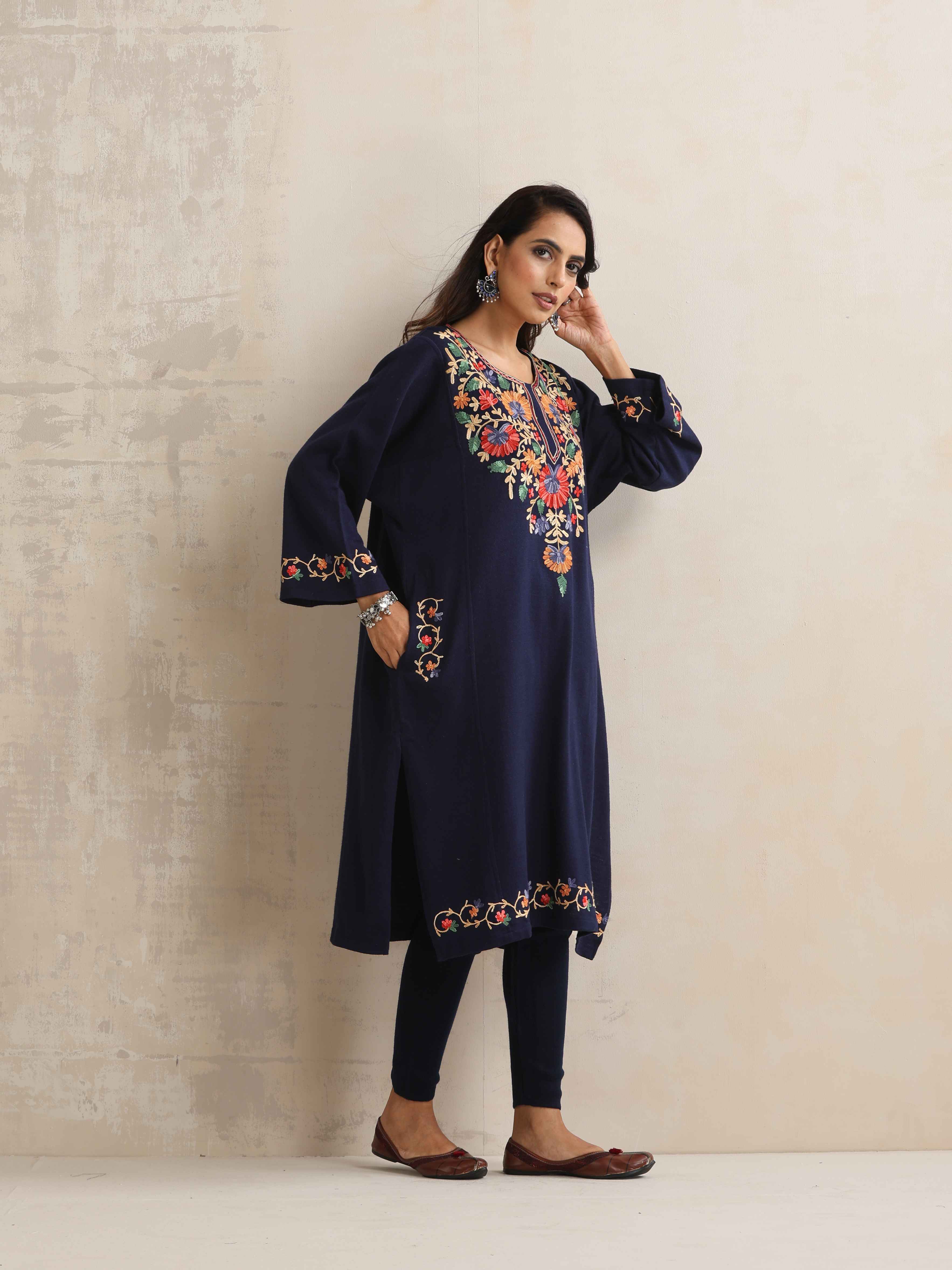 trueBrowns Blue Kashmiri Floral Embroidered Woollen Phiran Kurta - view 5