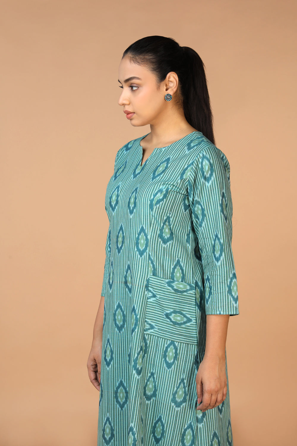 Kalanjali Ethnics Handwoven Cotton Pochampally Ikat Kurti - view 2
