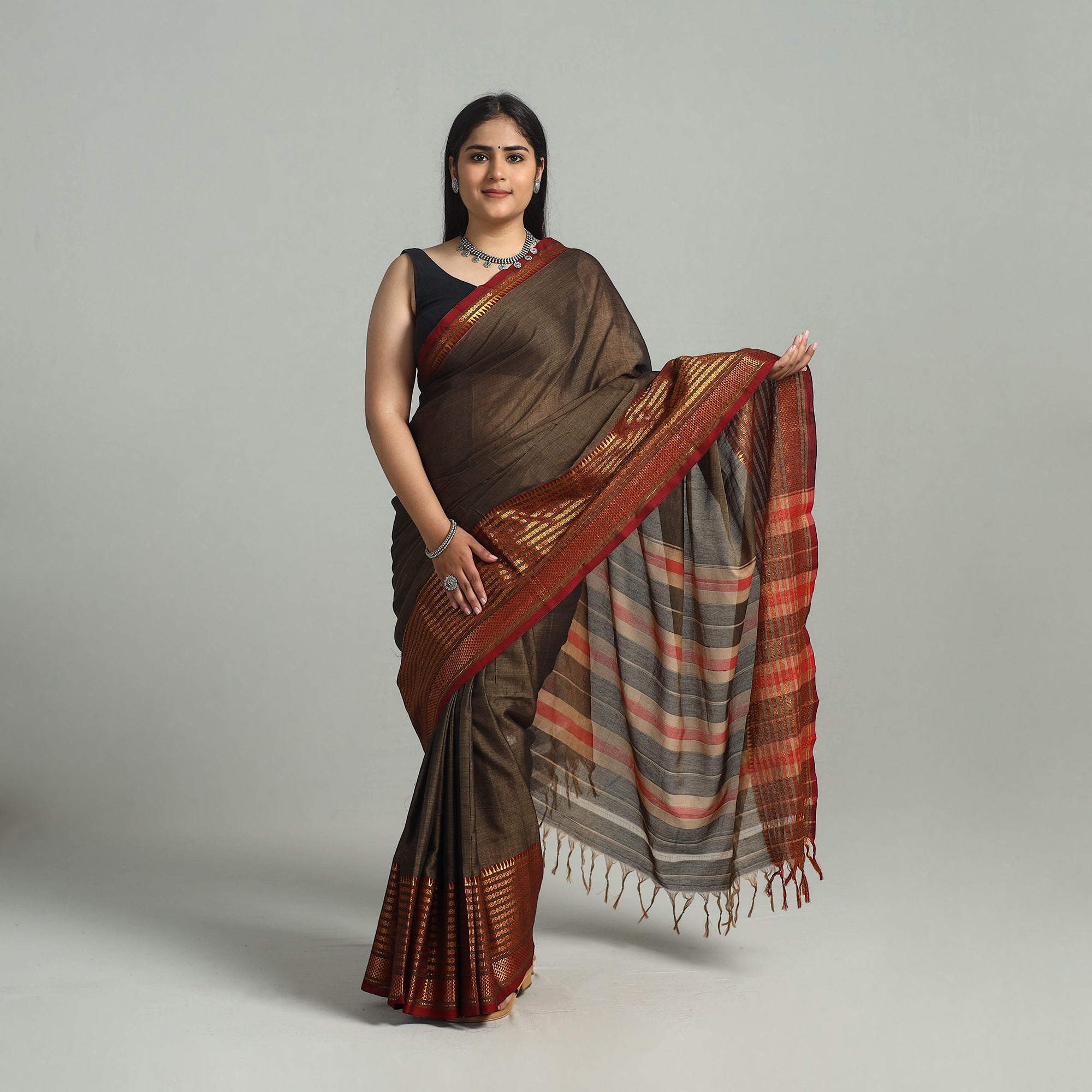 SOUTH KARGHA Brown - Dharwad Cotton Saree with Zari Border - view 2