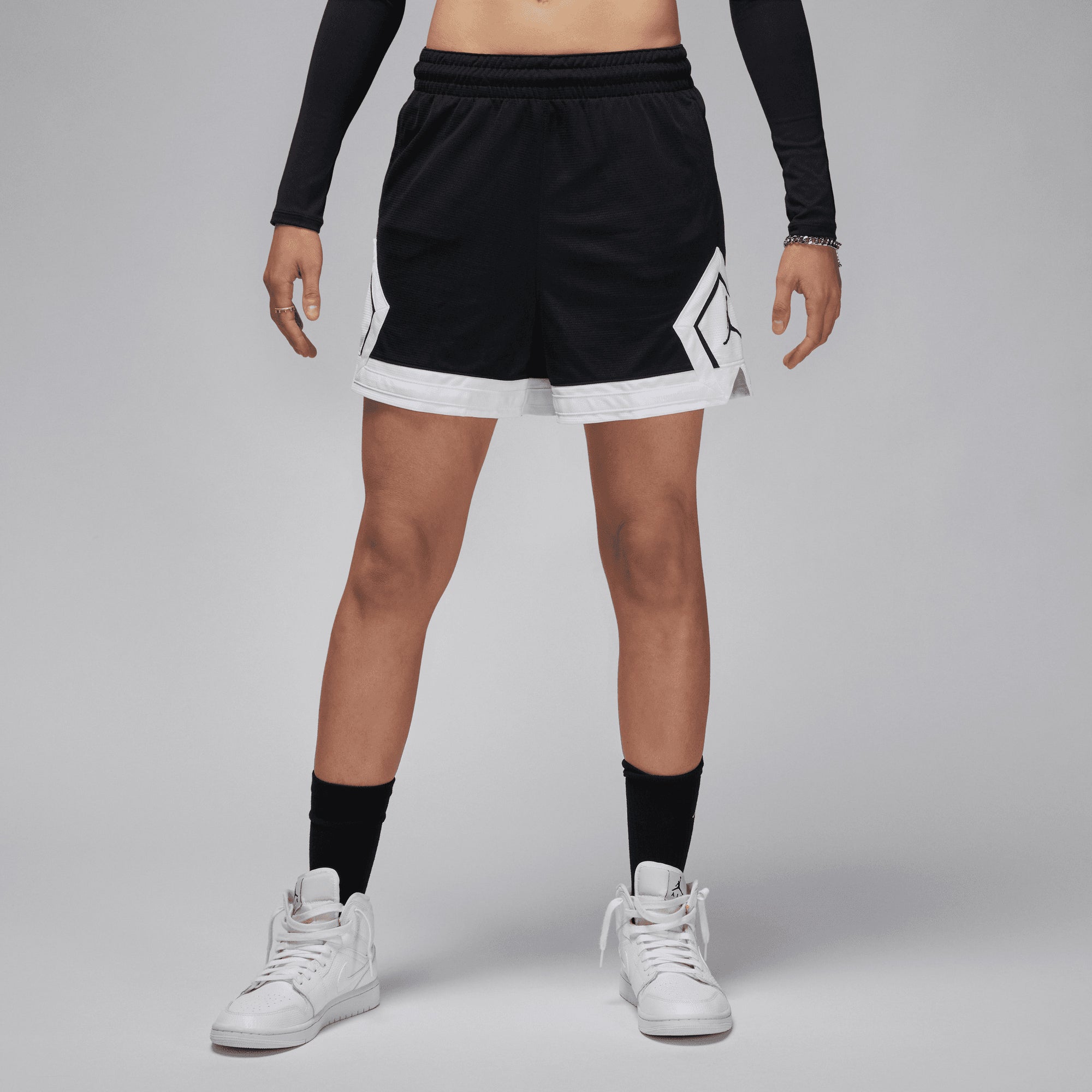 Jordan | 4 "DIAMOND SHORT { BLACK/WHITE/WHITE/BLACK - view 3