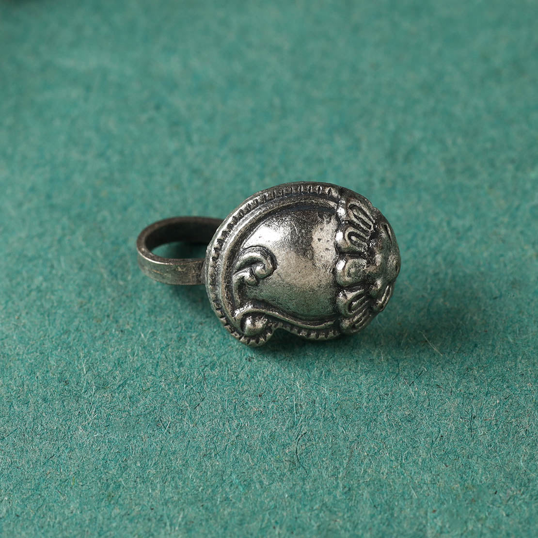 HAVELI CHRONICLES Antique Padma Sterling Silver Nosepin - view 2