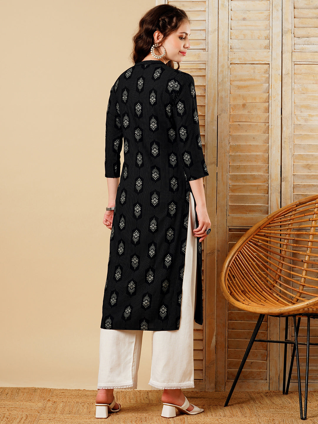 Fashor Floral Foil Printed Straight Fit Kurta - Black - view 6