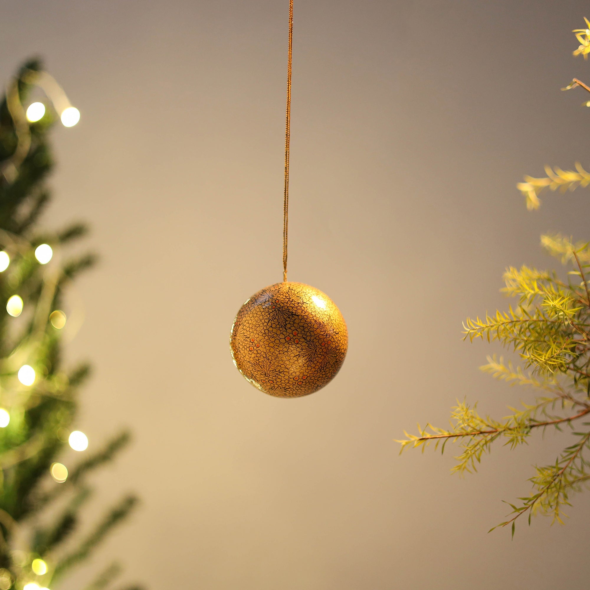 CRAFTVERA Ball - Kashmir Handpainted Christmas Ornament 06