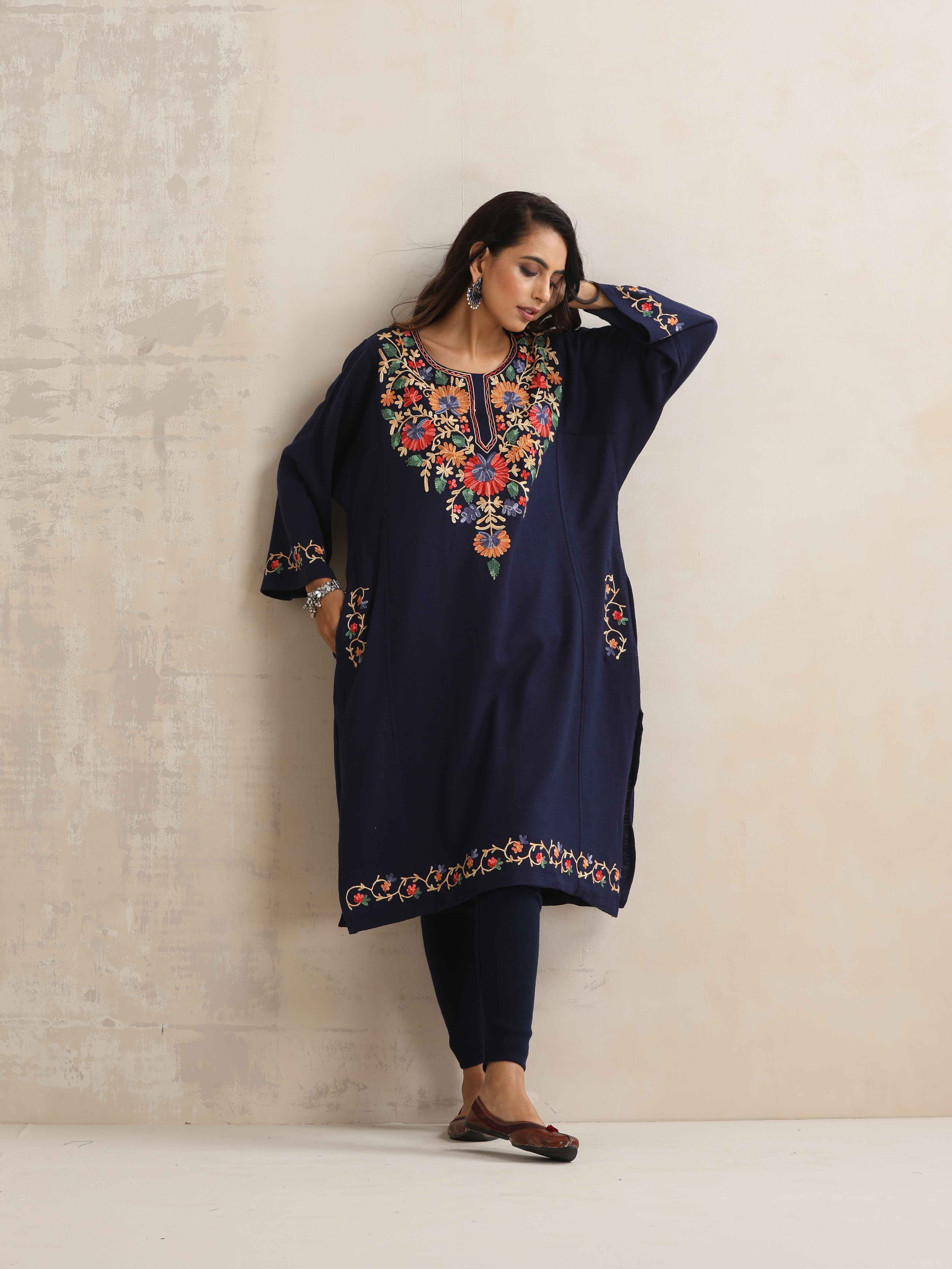 trueBrowns Blue Kashmiri Floral Embroidered Woollen Phiran Kurta - view 4