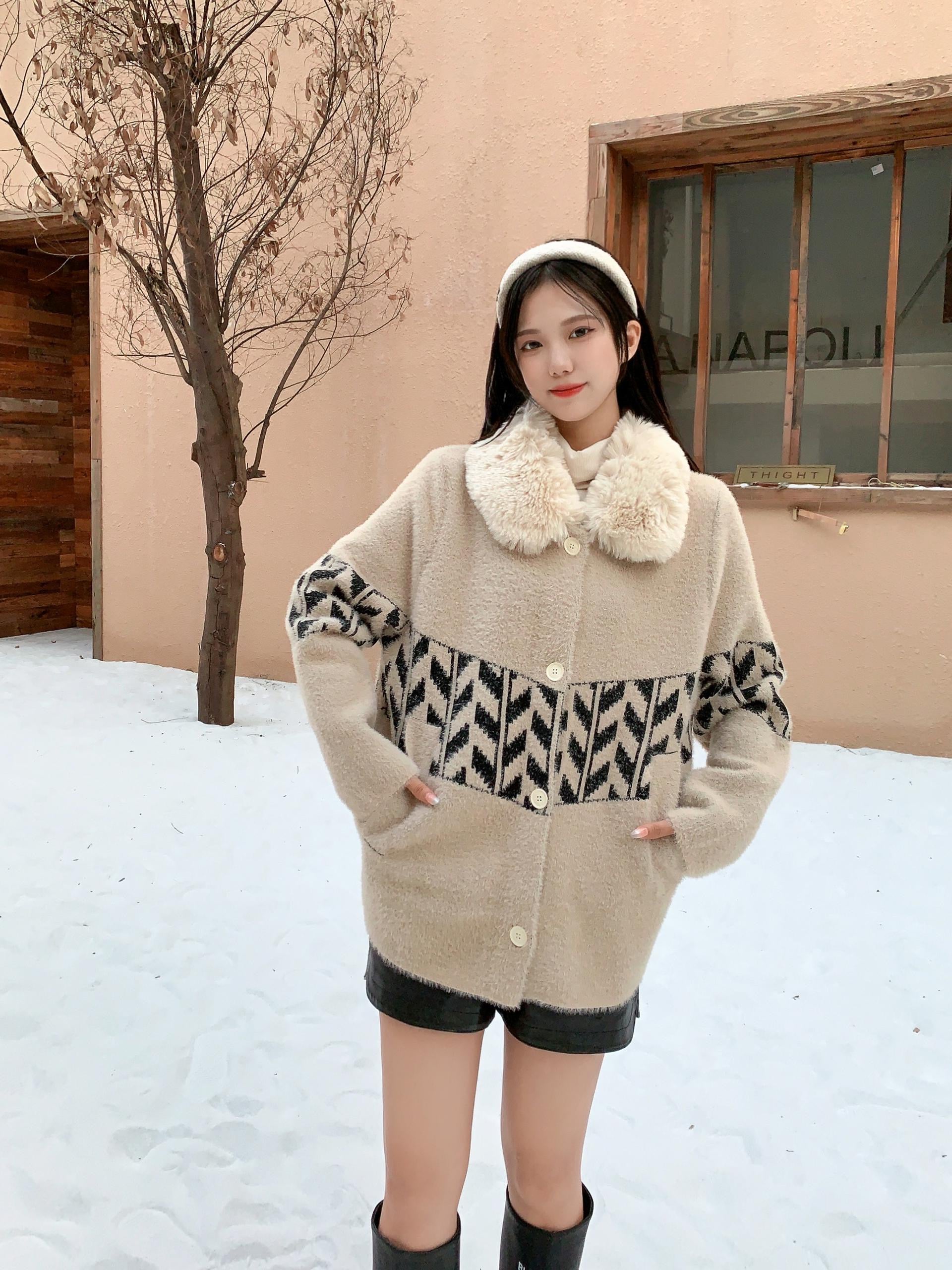 Alamode By Akanksha Dublo Woolen Short Coat with Fur