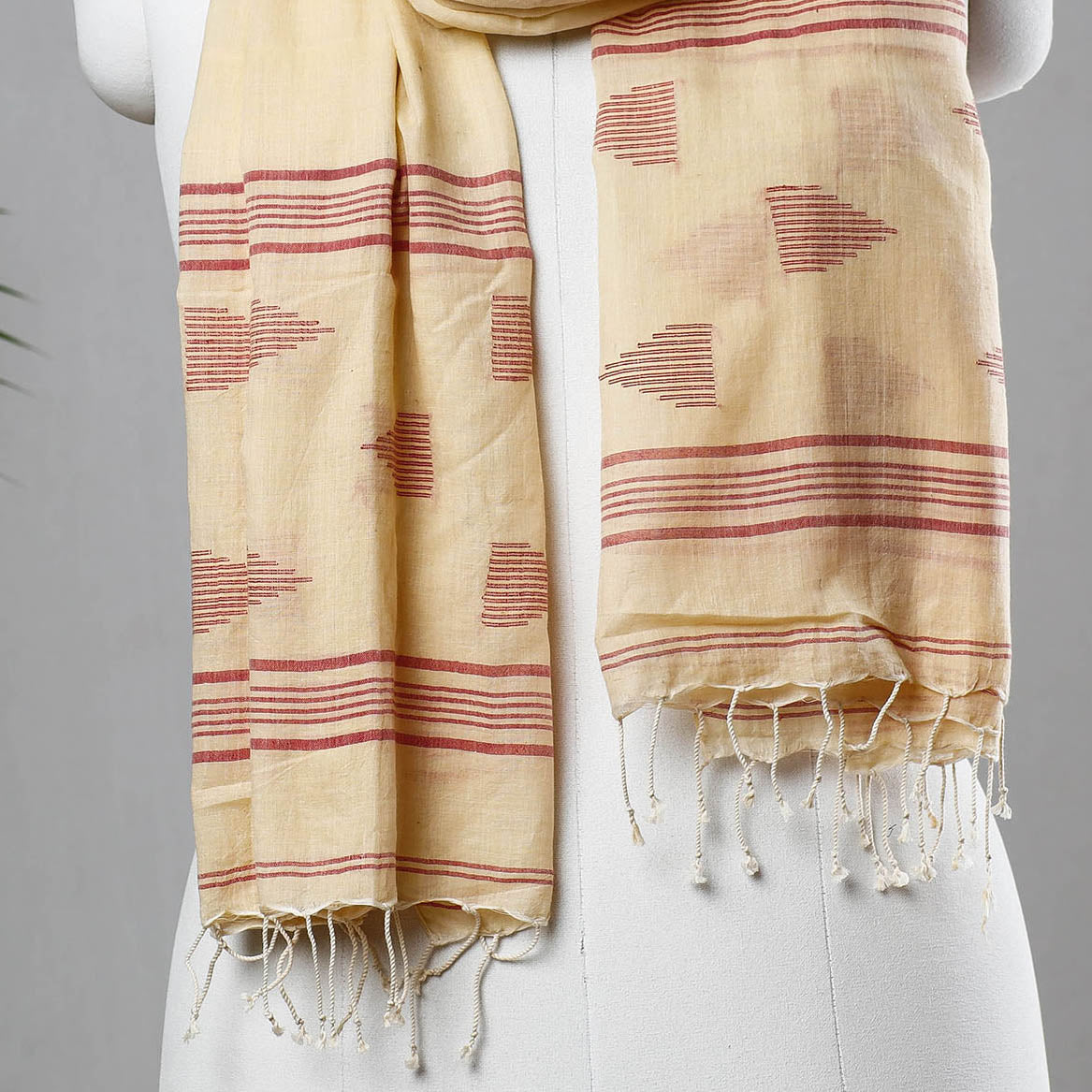 KHUSHBASH - HAPPY LOOM OF EAST Beige - Burdwan Jamdani Buti Handloom Cotton Stole with Tassels - view 3