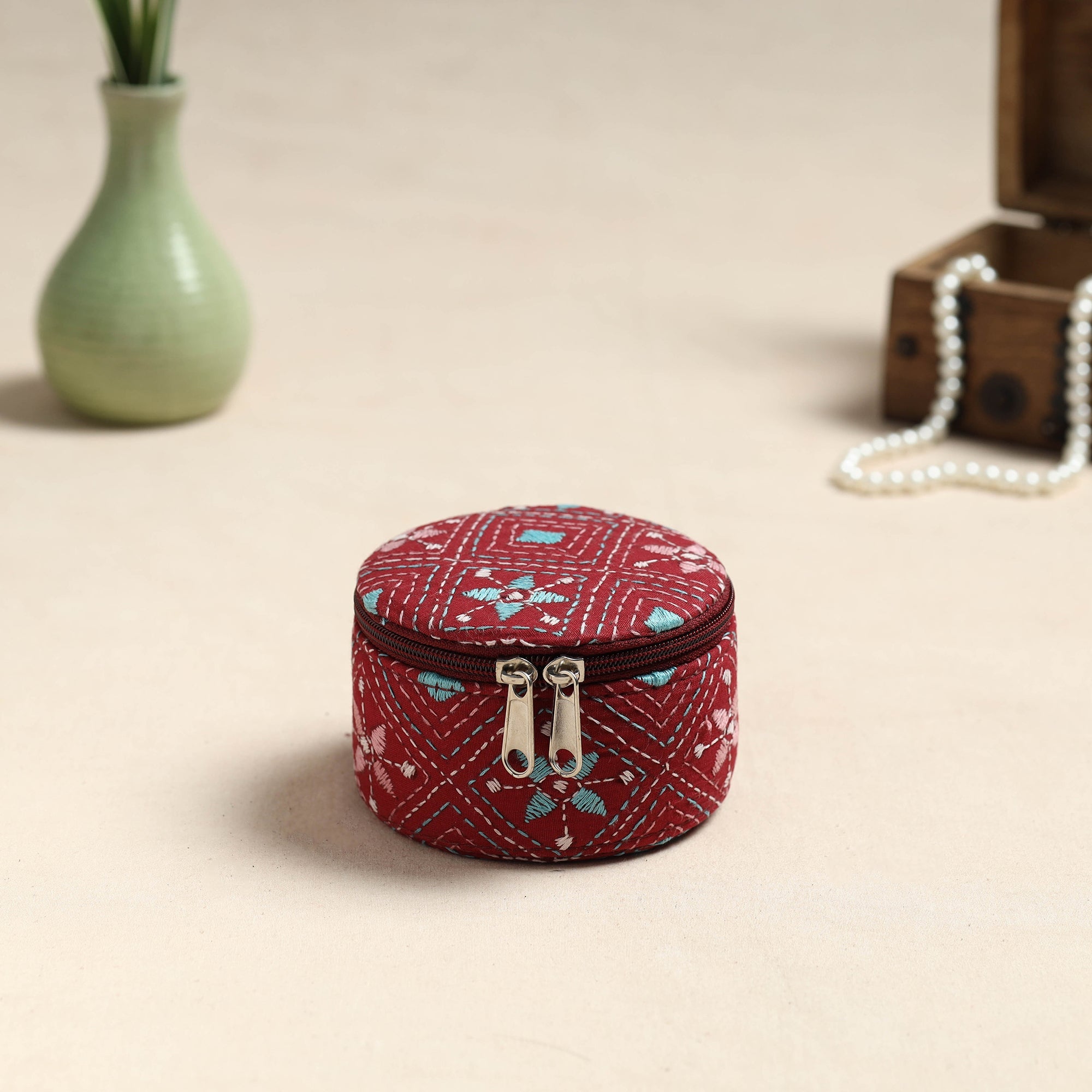 ASALKAAR Bengal Kantha Work Handcrafted Round Utility Box