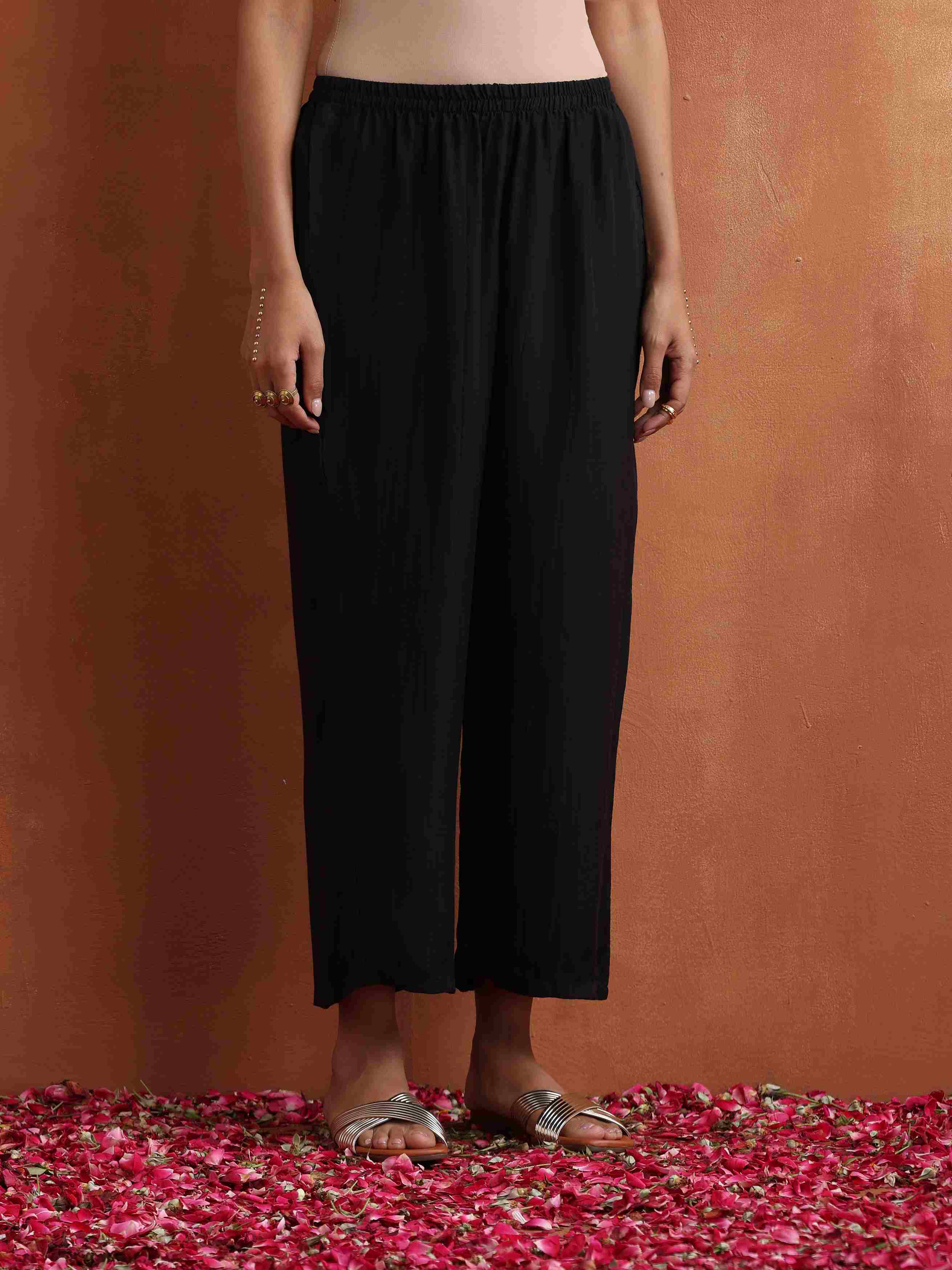 trueBrowns Black Print Straight Kurta Set - view 8