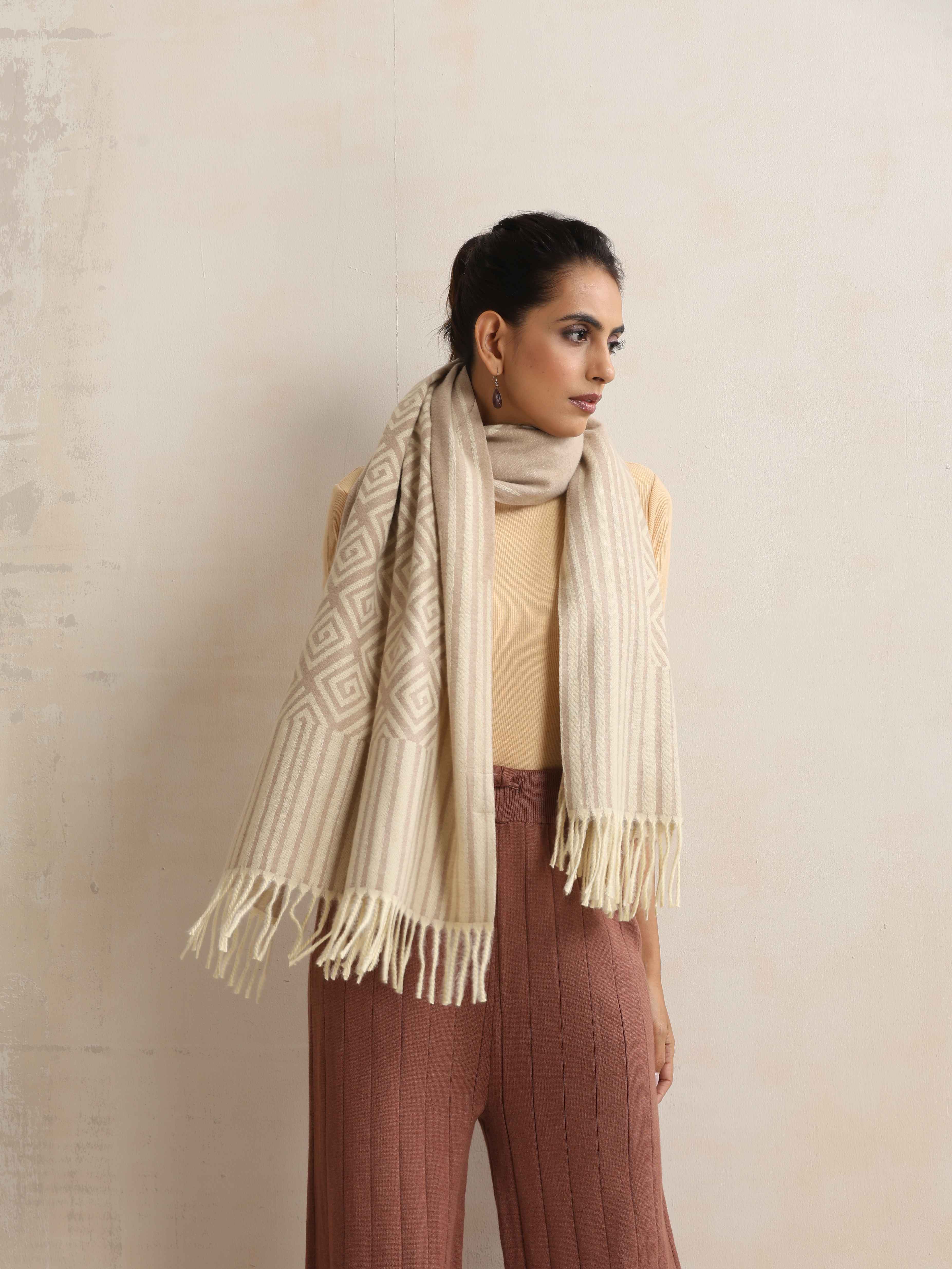 trueBrowns Beige Geometric Woollen Stole - view 3