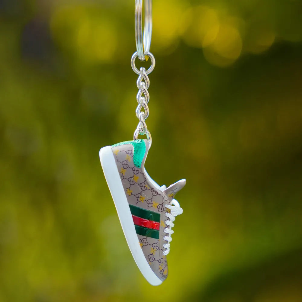Kicks Machine 3D sneaker keychain Gucci Gazelle