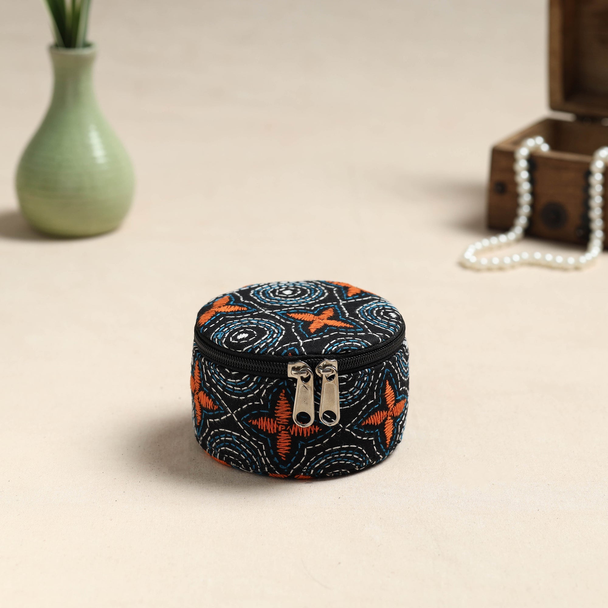 ASALKAAR Bengal Kantha Work Handcrafted Round Utility Box