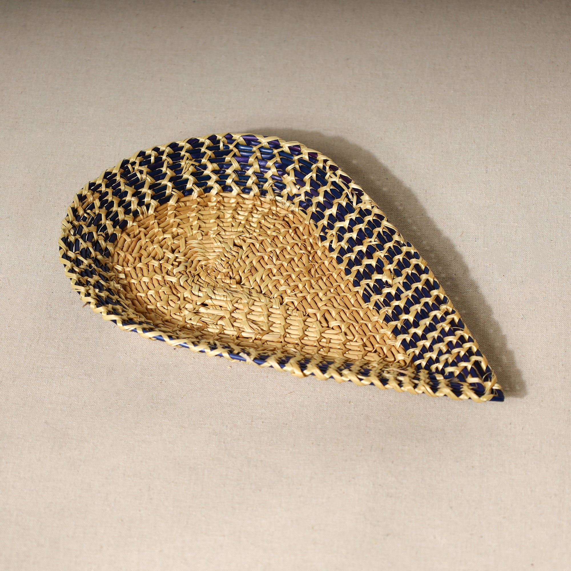 ITOKRI CRAFTS INITIATIVE Beige - Handmade Sikki Grass Multipurpose Tray (Small) - view 2