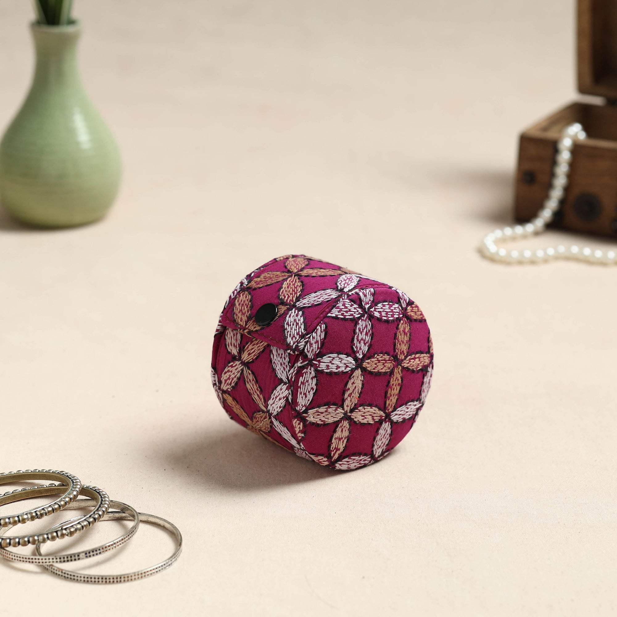 ASALKAAR Bengal Kantha Work Handcrafted Bangle Box (Small) - view 2