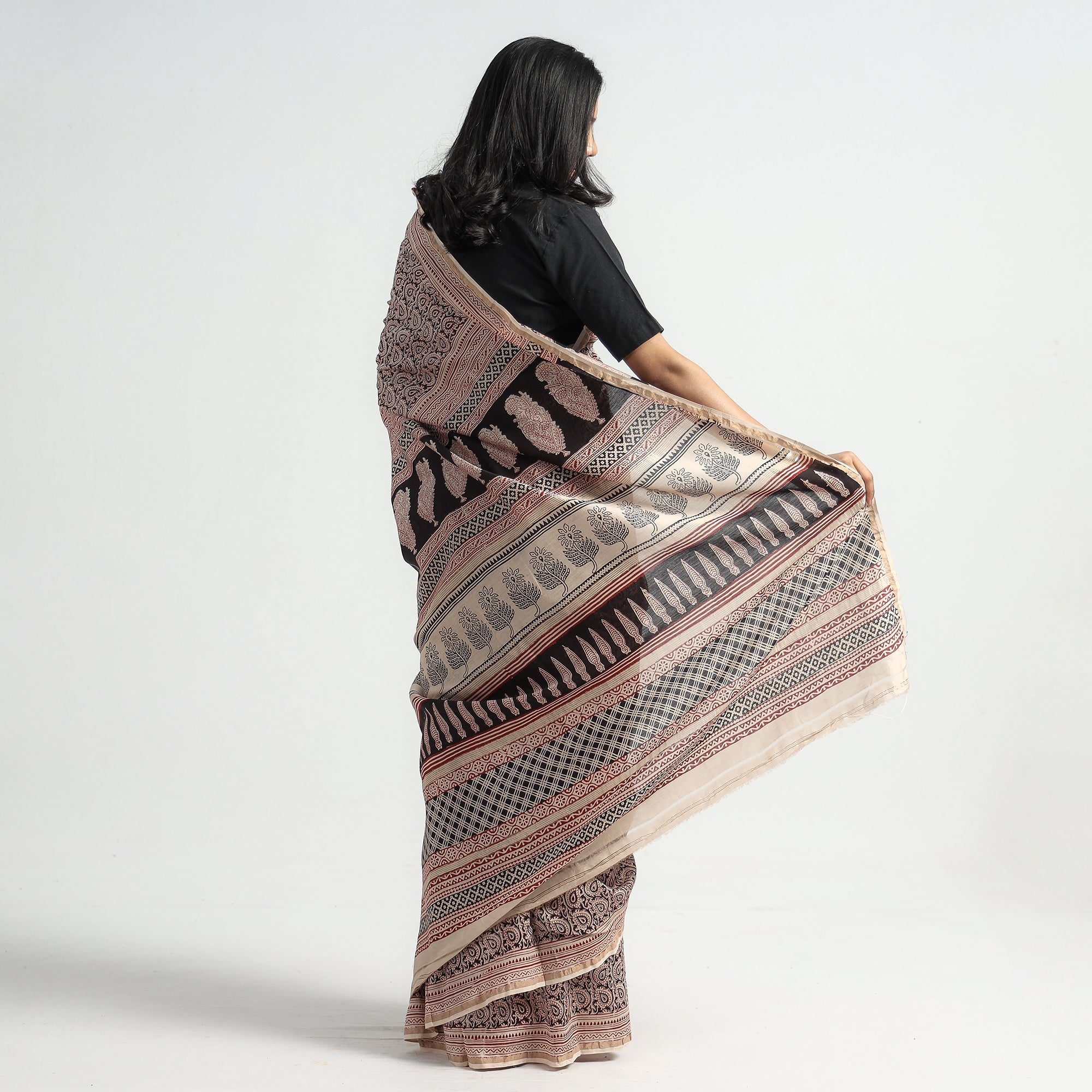 BAGH PRINTS BY MOHAMMED BILAL KHATRI Beige - Bagh Hand Block Printed Natural Dyed Chanderi Silk Saree - view 7
