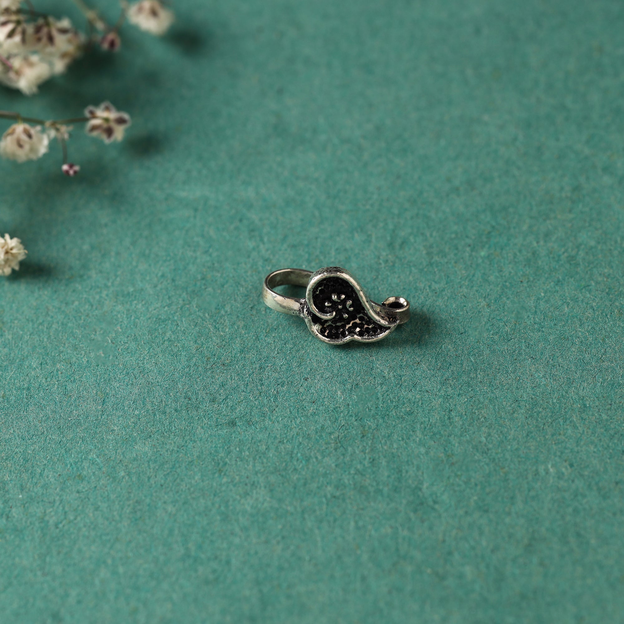 HAVELI CHRONICLES Antique Padma Sterling Silver Nosepin