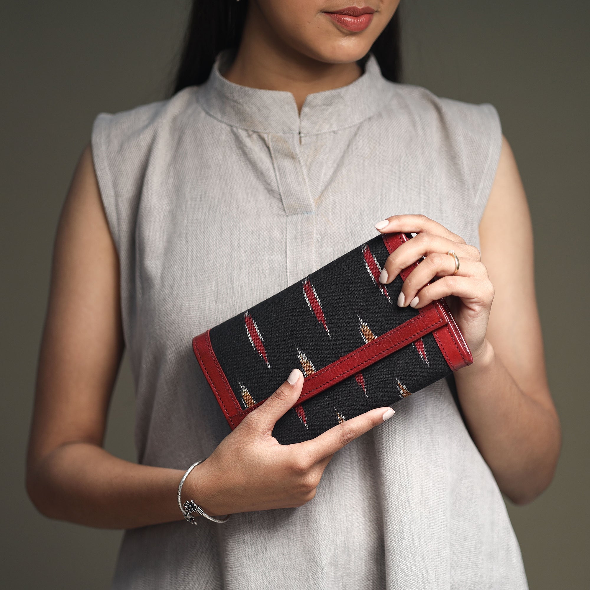 ASALKAAR Black - Handcrafted Ikat Weave Leather Wallet