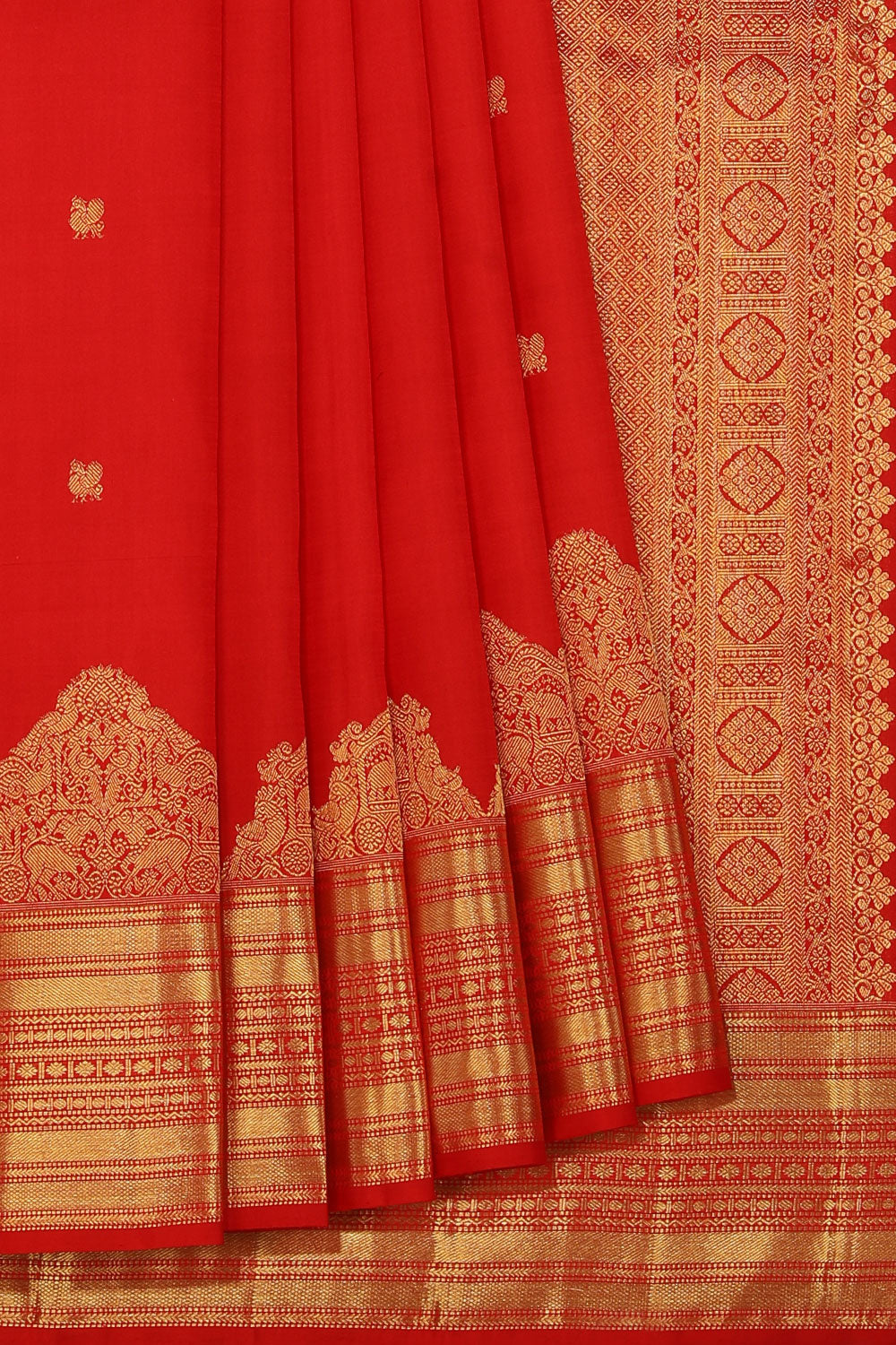Kalanjali Gorgeous Traditional Charm Red Saree