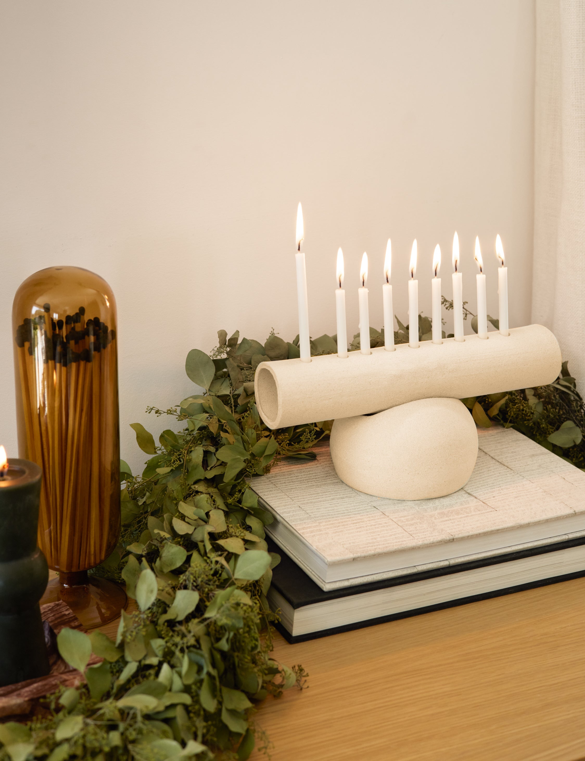 Lulu and Georgia Goldie Menorah by dumæ – Blanc - view 2