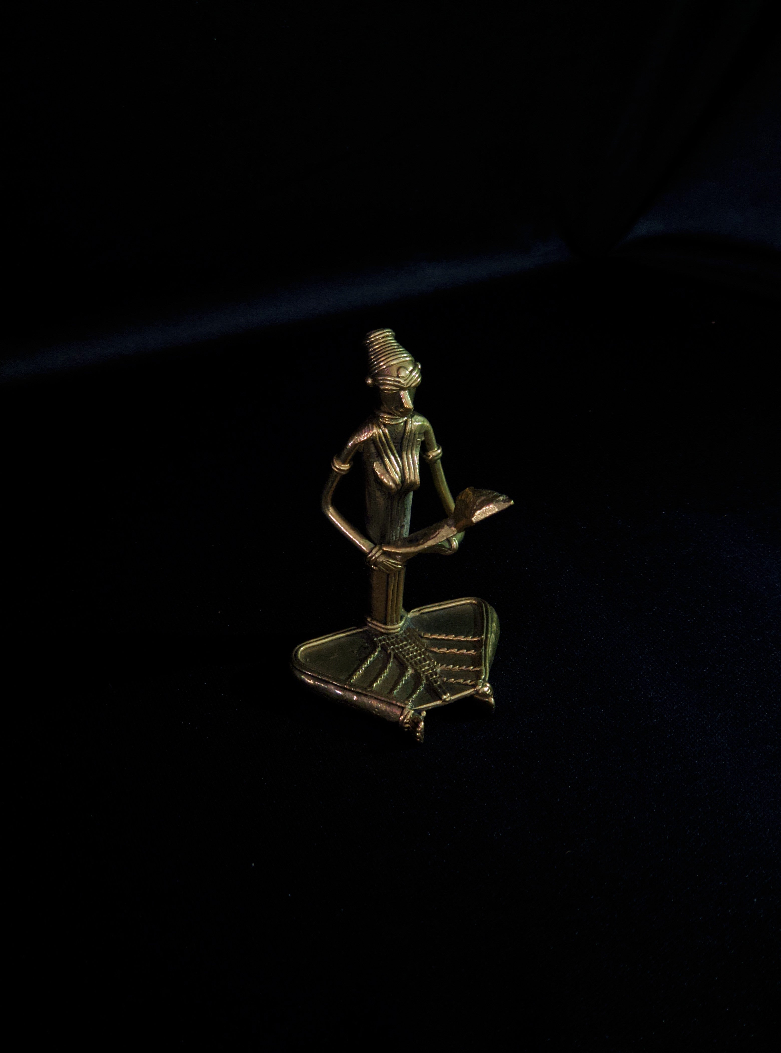 IndianVillèz Handmade Dhokra Siting Mother & Child - view 2