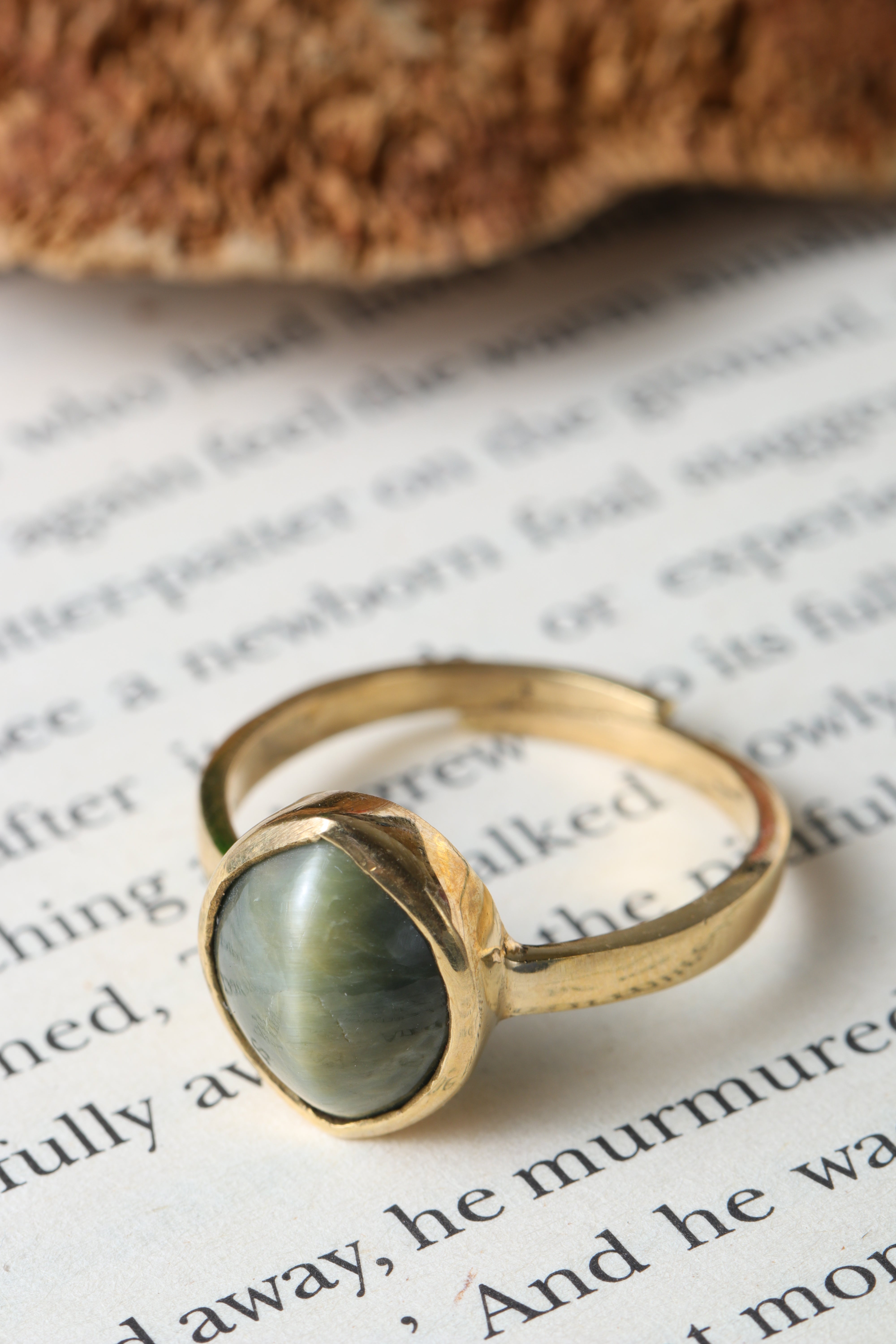 Studio Vaidik Cats eye/ Lehsuniya Ring 7.25 ratti - view 3
