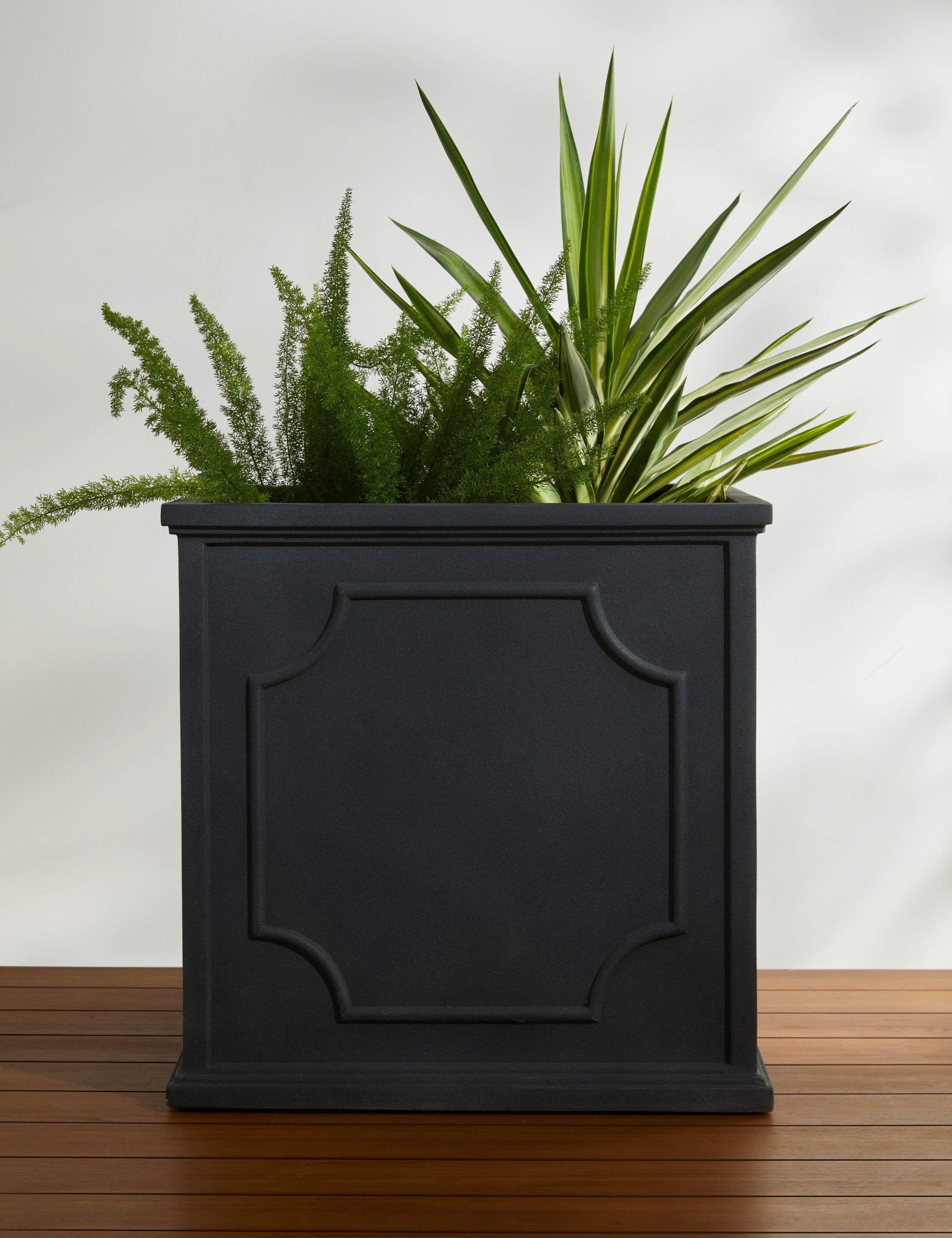 Lulu and Georgia Cumberland Planter by Campania International