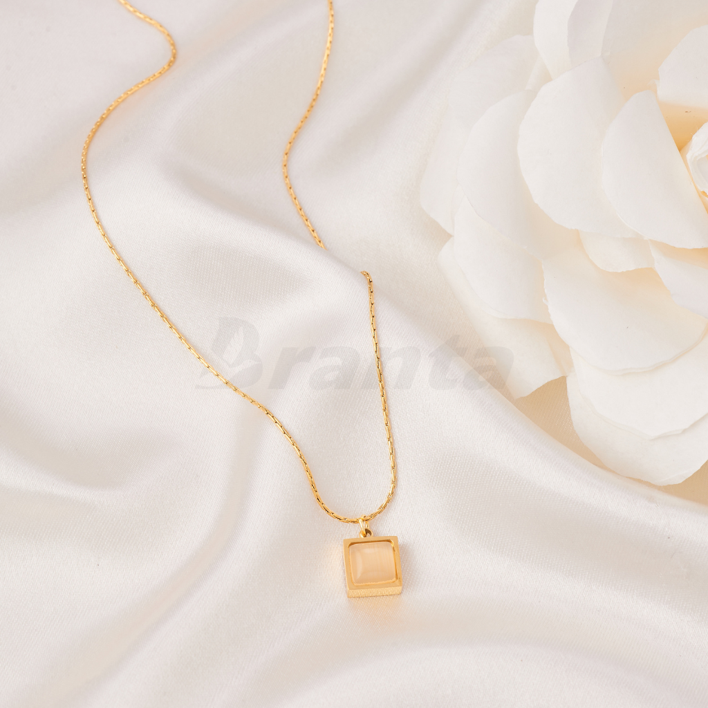 Branta Rectangle Pendant Necklace