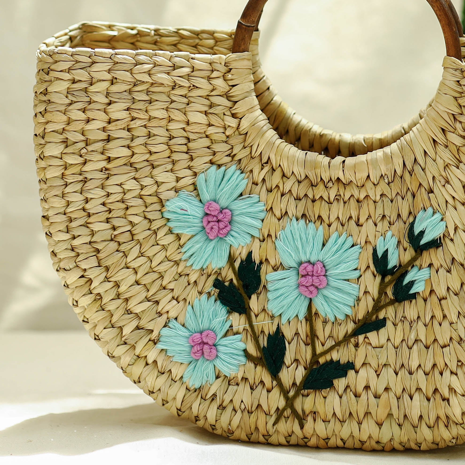 ITOKRI CRAFTS INITIATIVE Beige - Handcrafted Natural Water Reed Embroidered Hand Bag - view 2