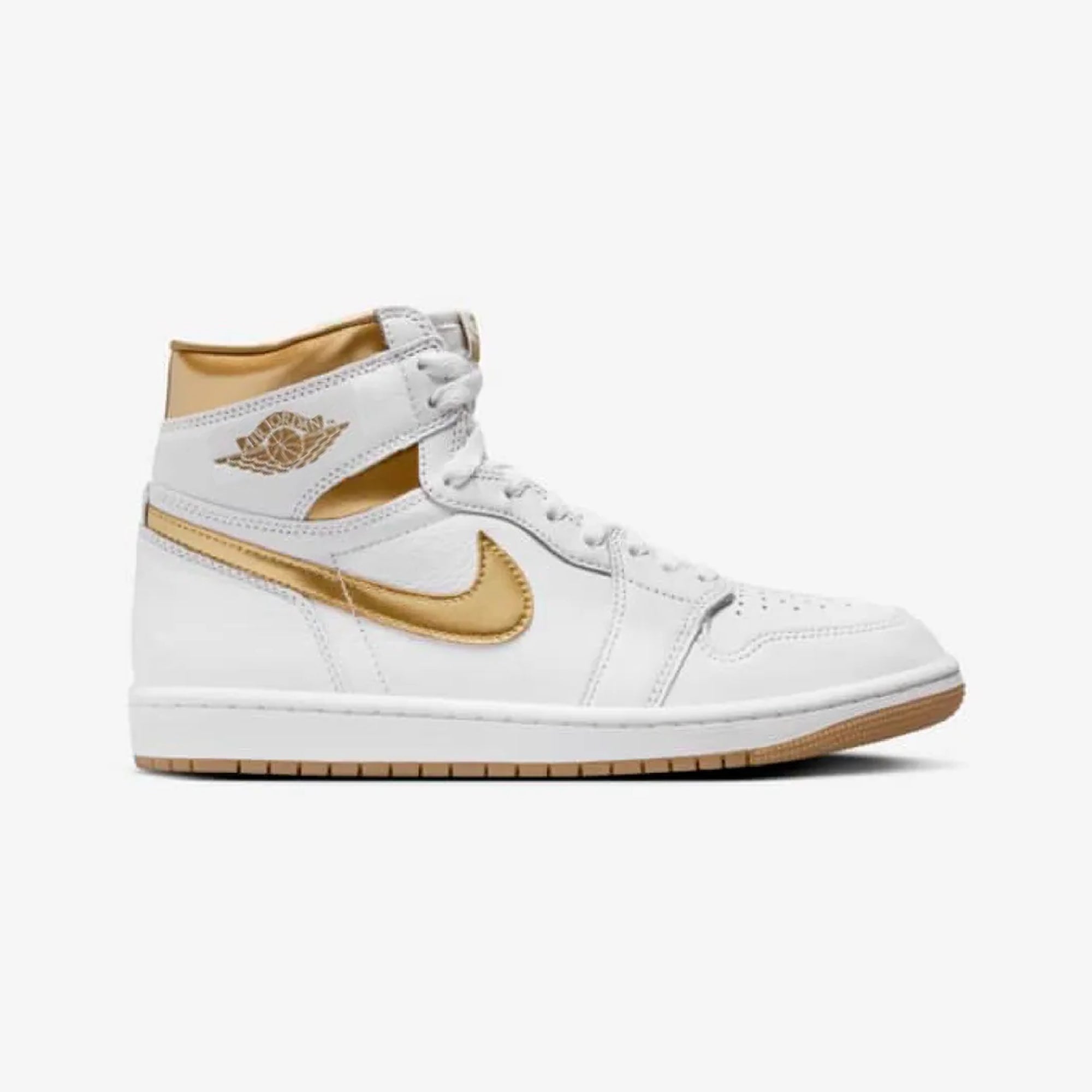 Jordan | AIR JORDAN 1 RETRO HIGH OG { WHITE/METALLIC GOLD-GUM LIGHT BROWN