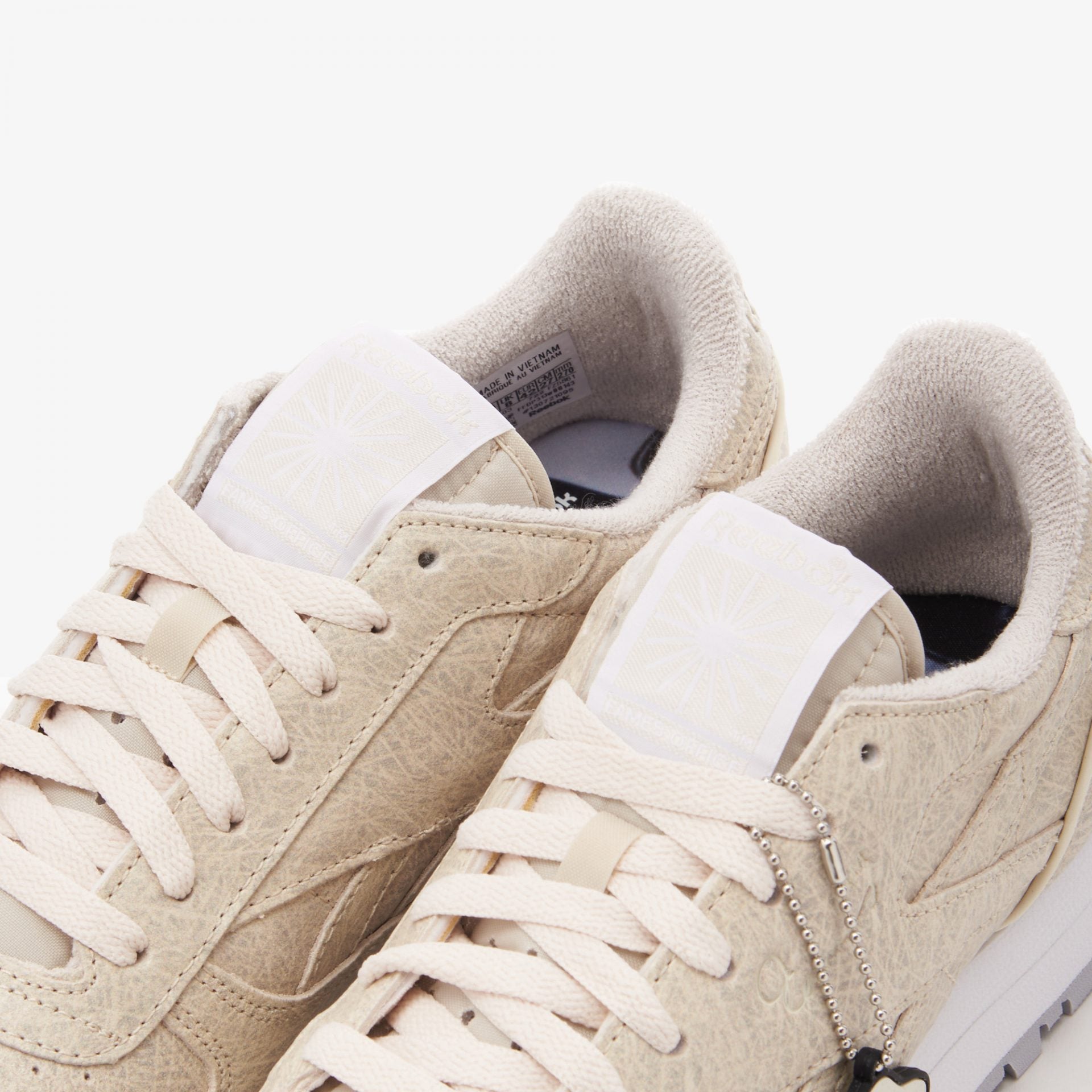 Reebok | EAMES CLASSIC LEATHER { SANDTRAP - view 3