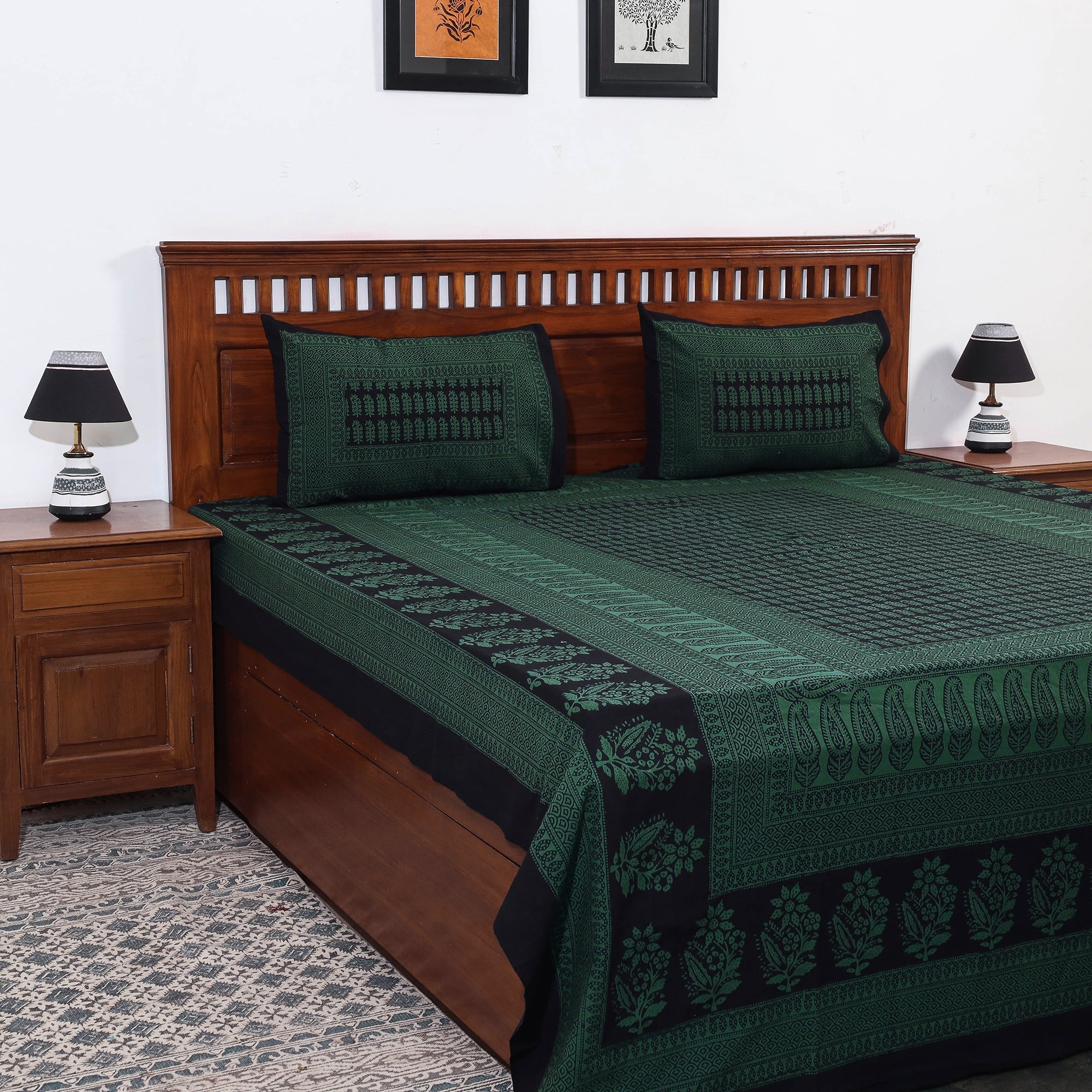 BAGH PRINTS BY ANSHAR FARUKH KHATRI Bagh Block Printed Cotton Double Bed Cover with Pillow Covers (112 x 92 in)