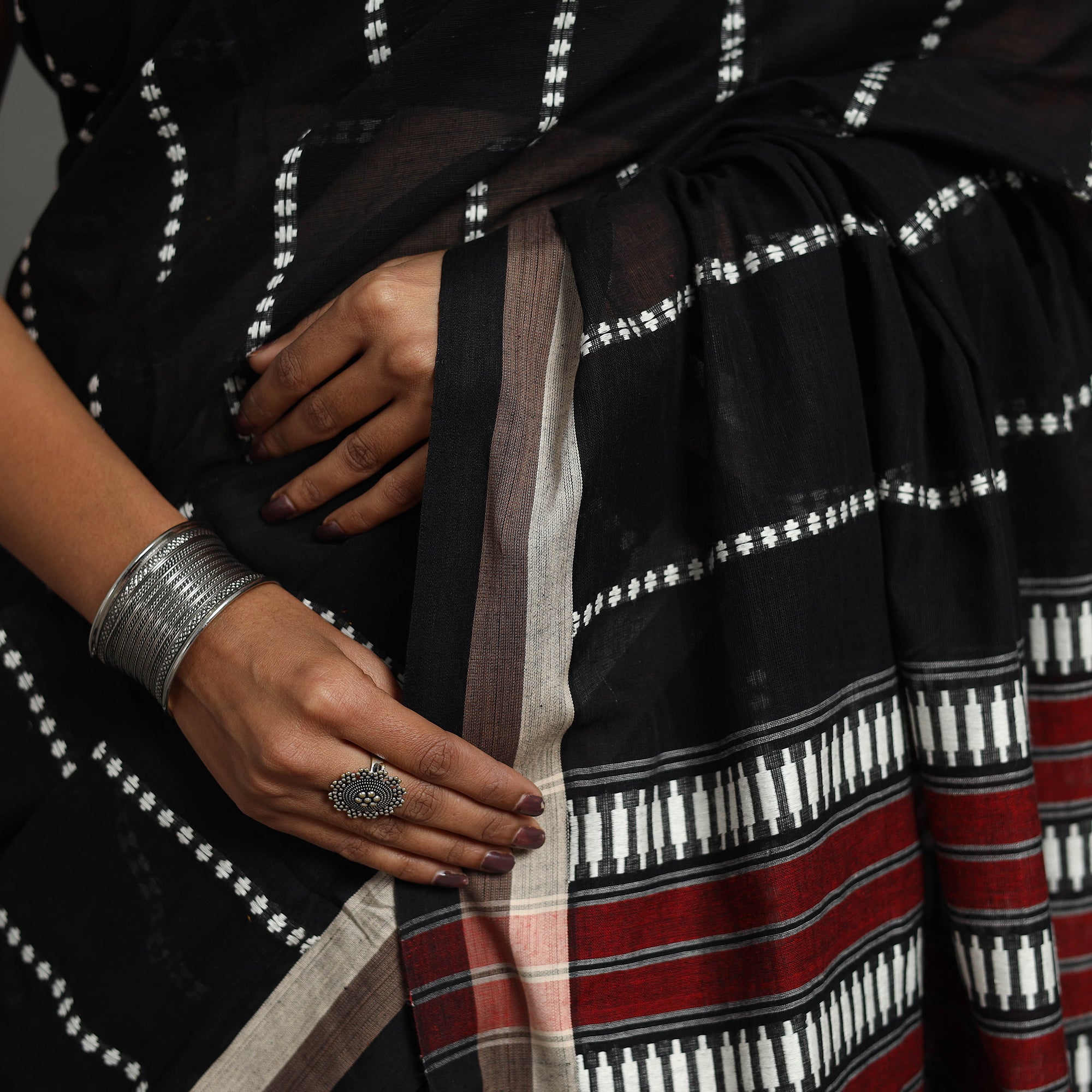 SASHA Black - Bengal Handwoven Cotton Begampuri Saree 06 - view 4